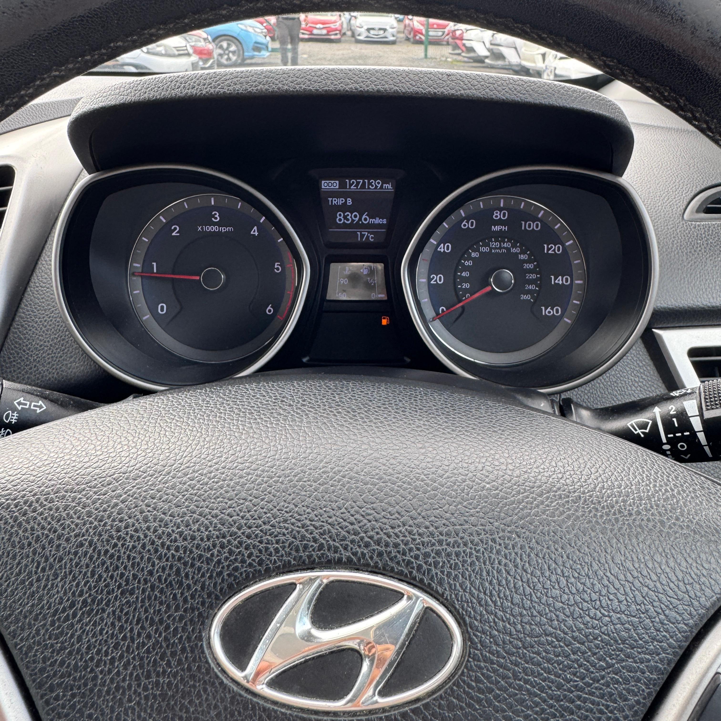 Hyundai i30 2012 Manual