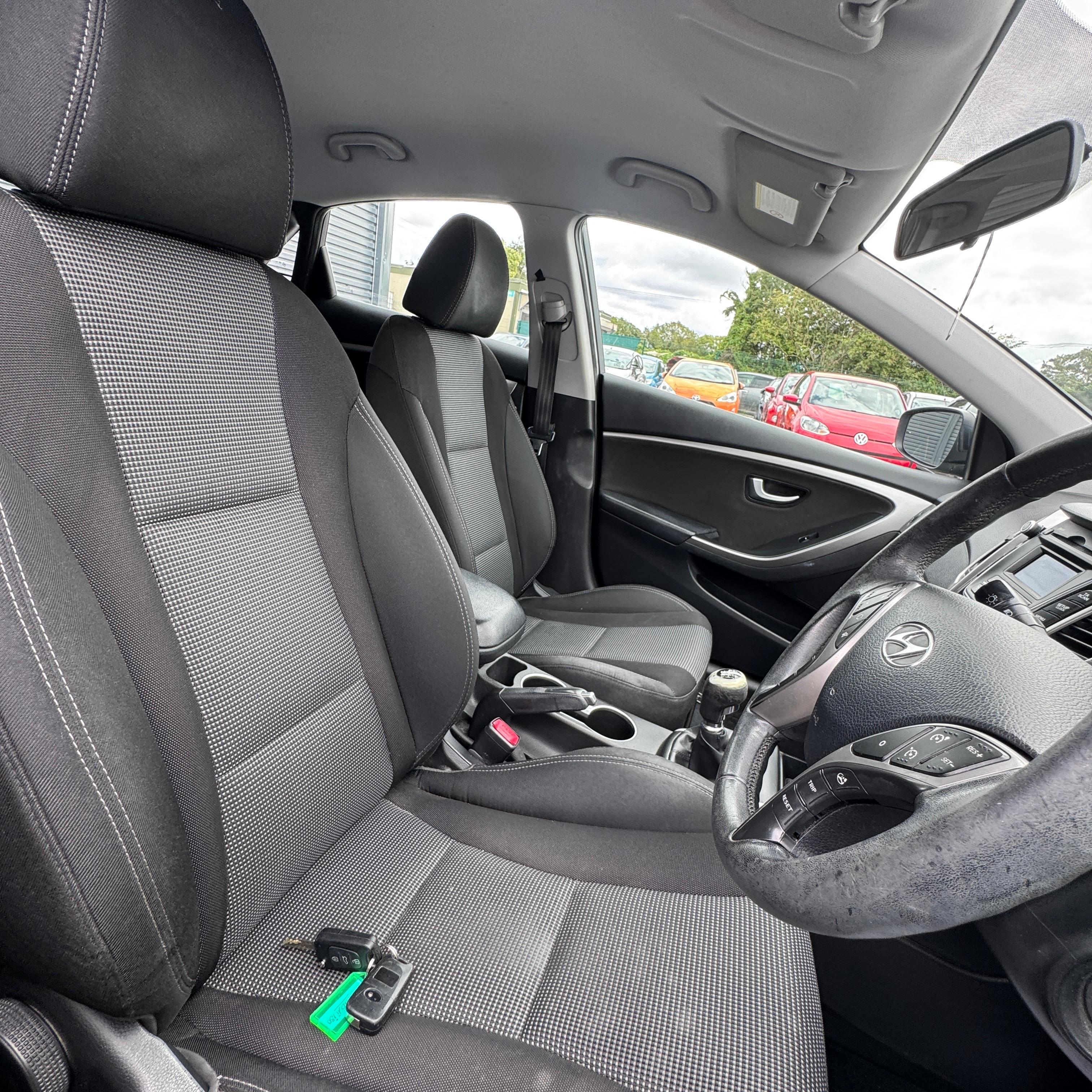 Hyundai i30 2012 Manual