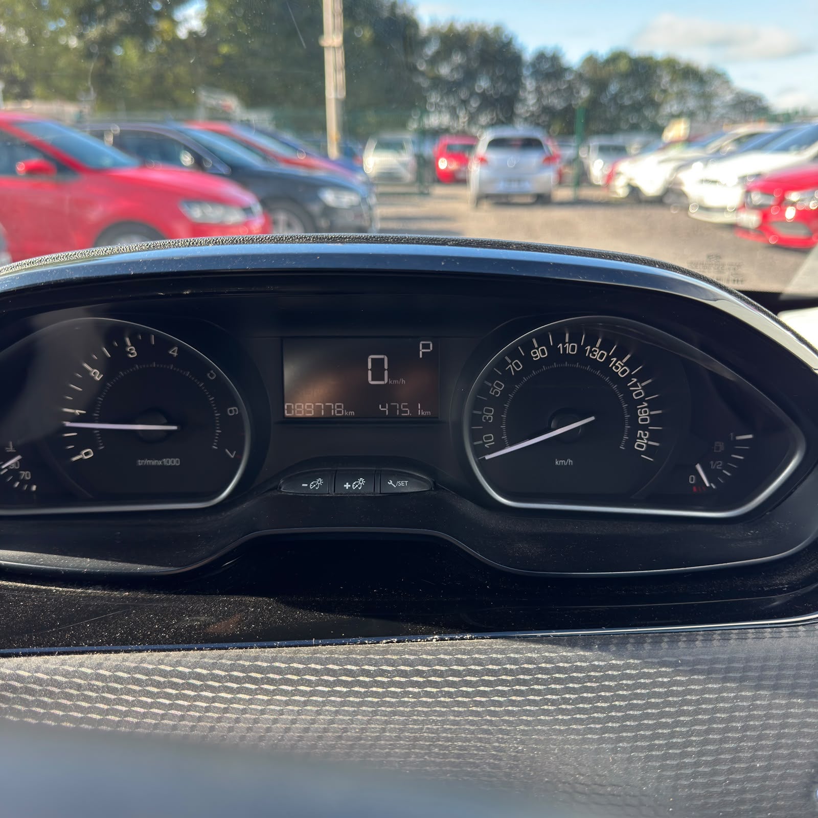 Peugeot 208 Automatic 2017 Panoramic Sunroof