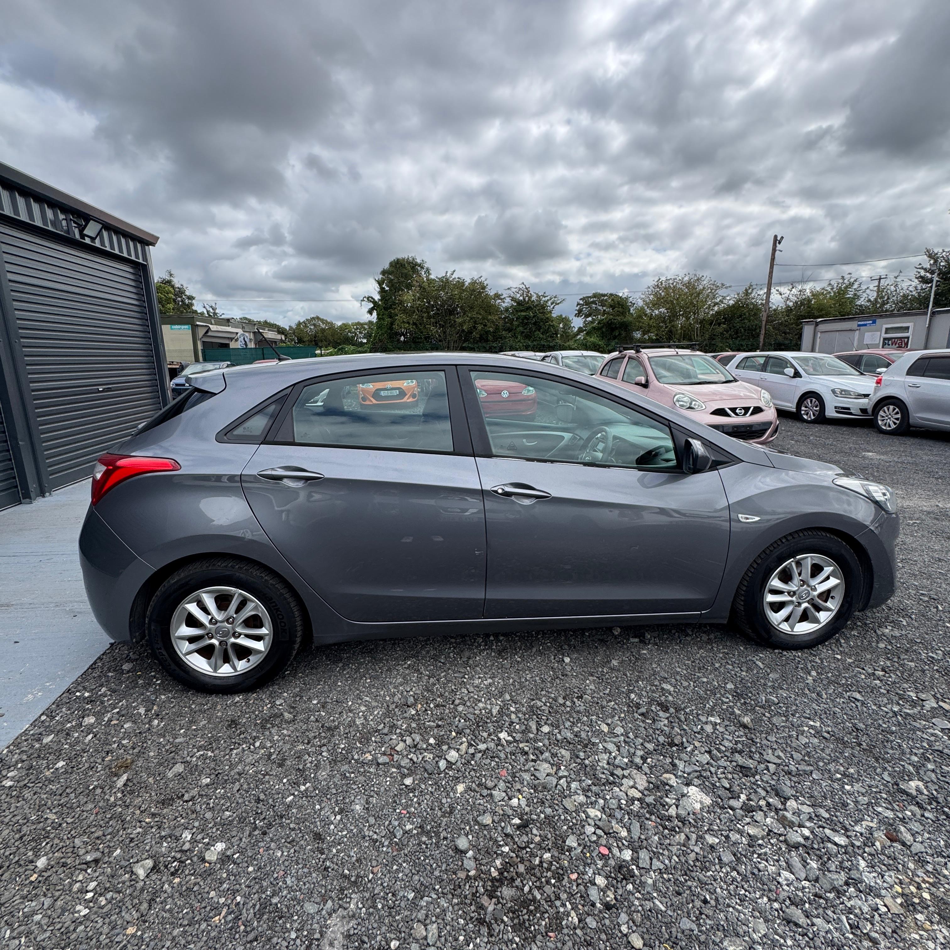 Hyundai i30 2012 Manual