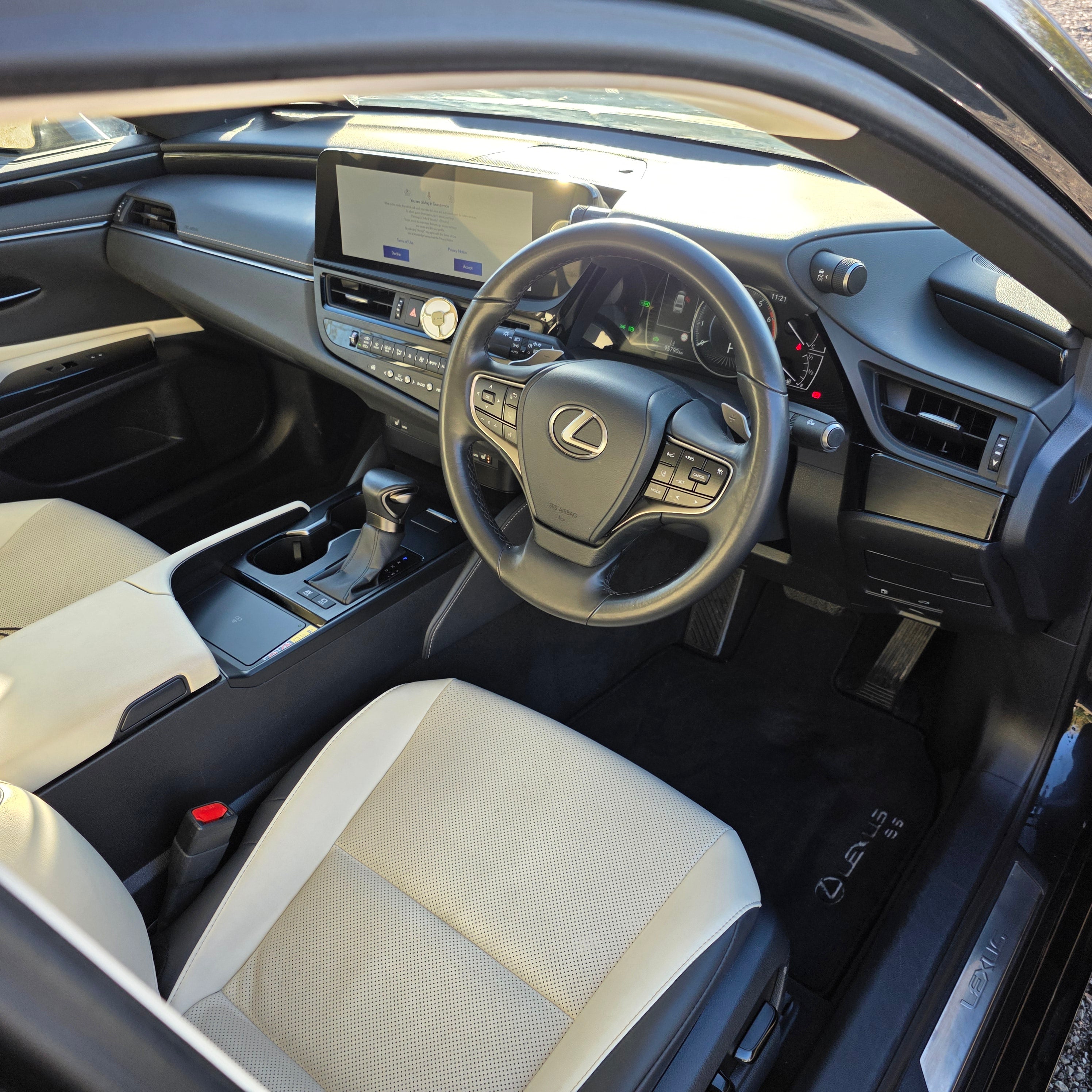 Lexus ES300H Automatic Hybrid 2023