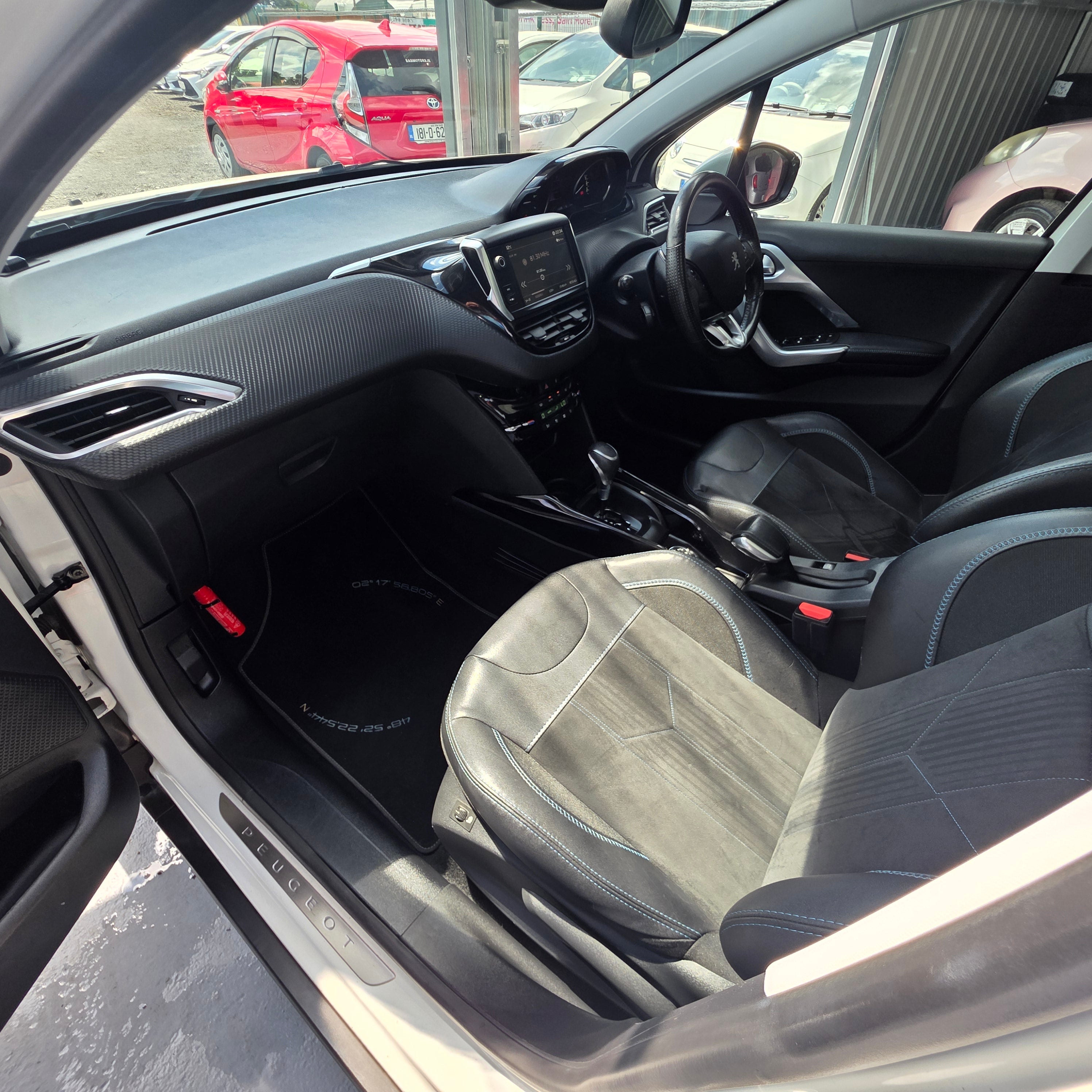 Peugeot 2008 Automatic 2017 Top Spec Panoramic Sunroof