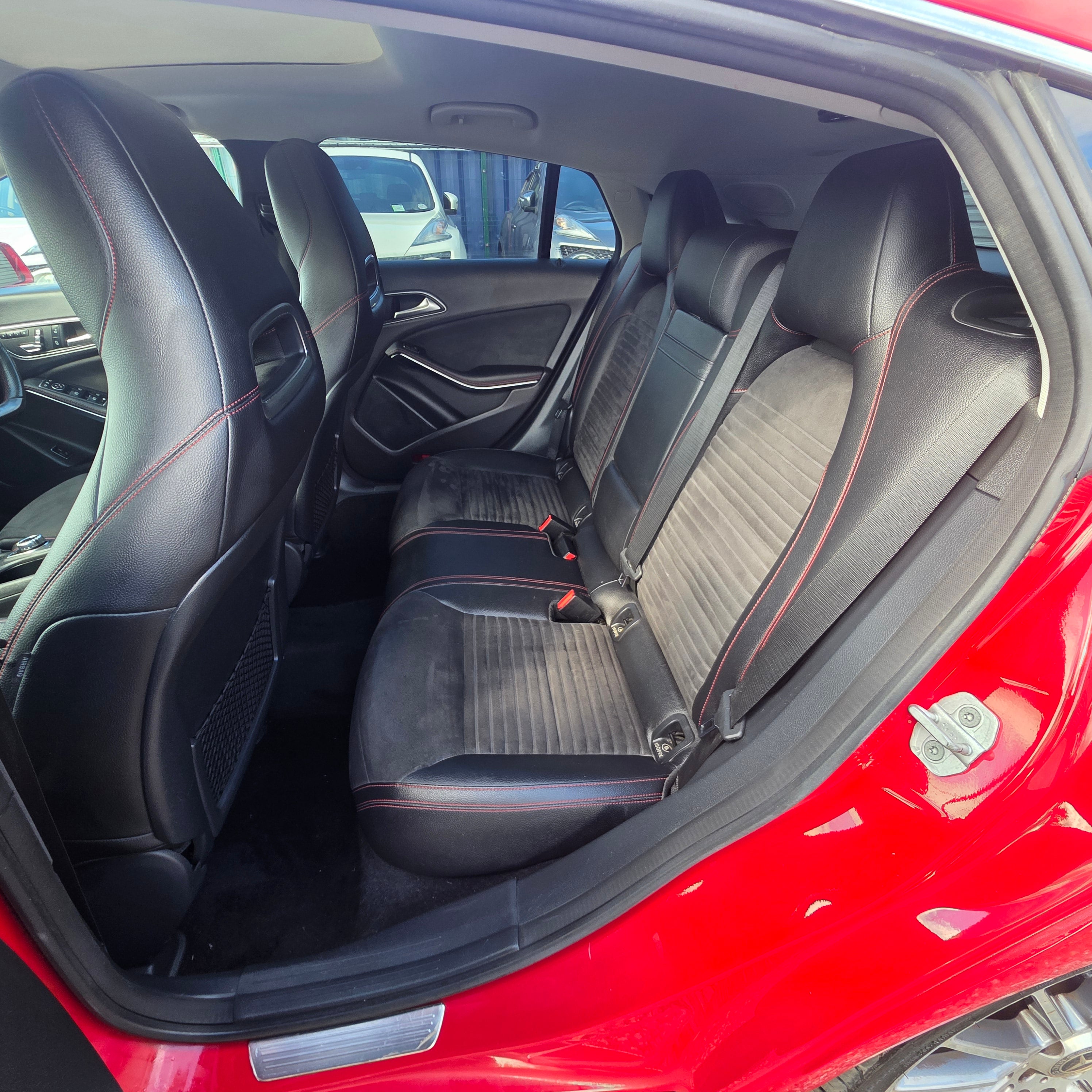Mercedes-Benz CLA-180 AMG AUTOMATIC PANORAMIC SUNROOF