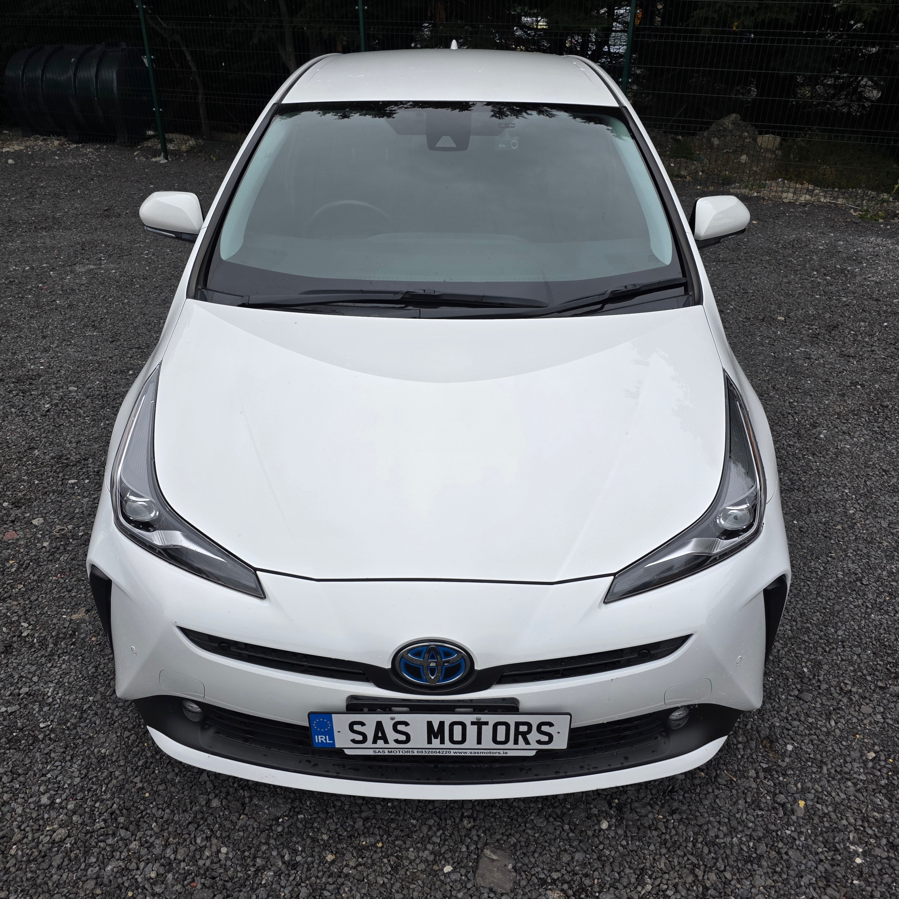 Toyota Prius 2022 White Cruise
