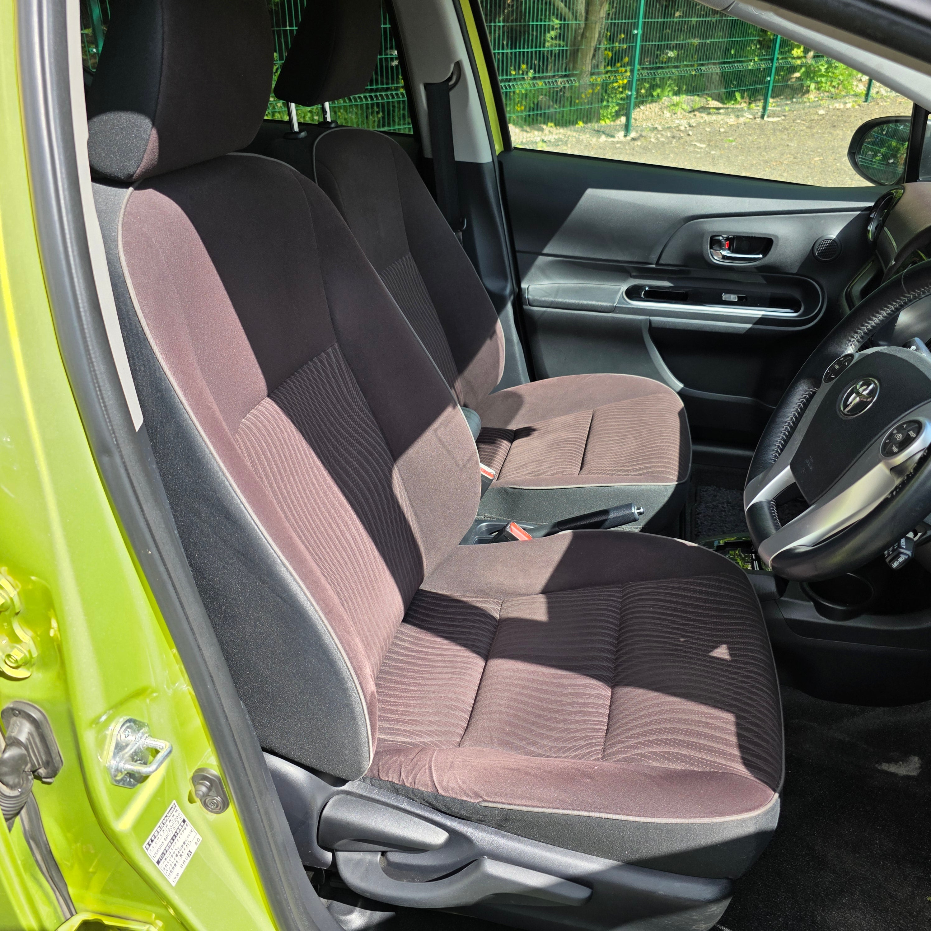 Toyota Aqua 2015 Automatic Hybrid