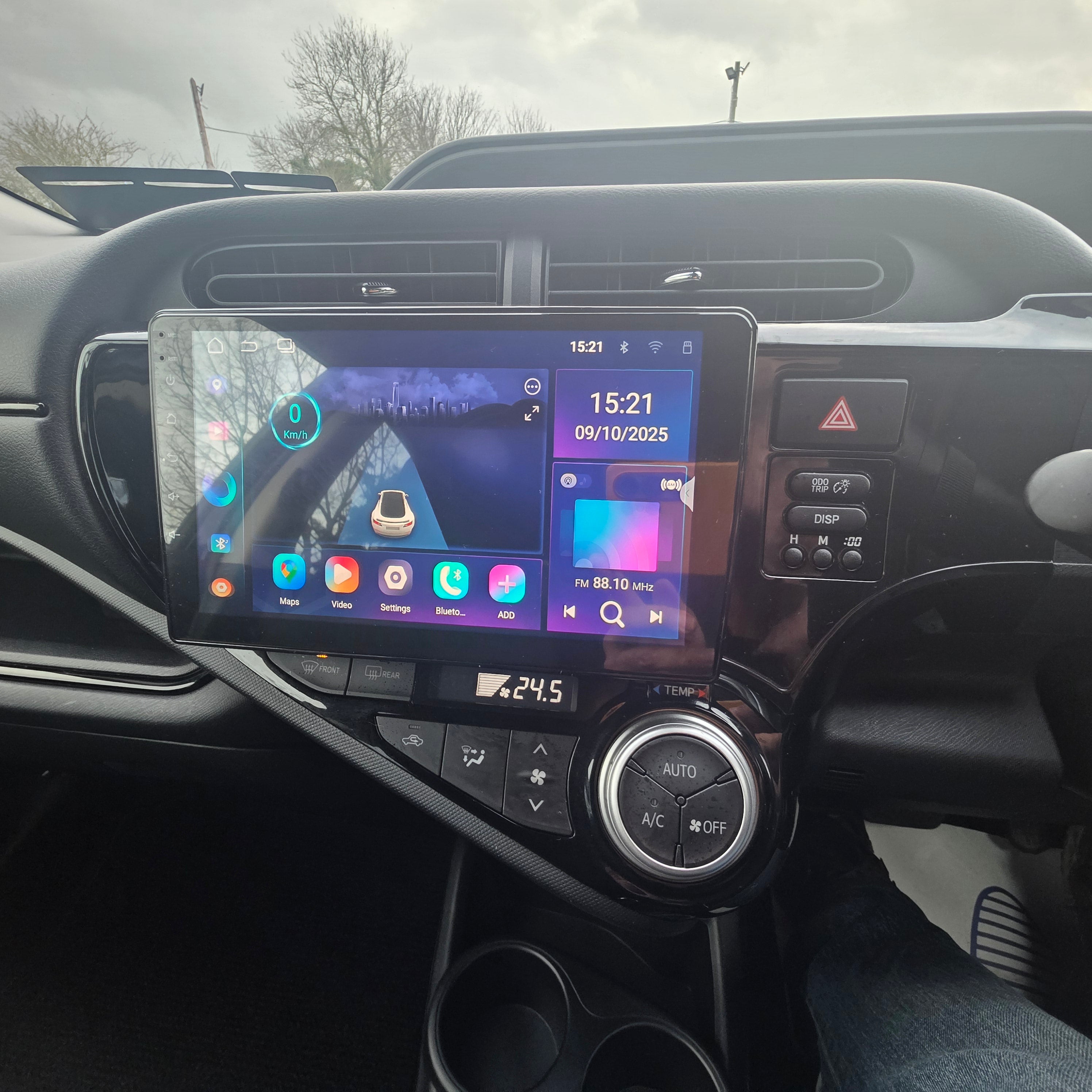 Toyota Aqua 2016 Automatic Low Miles