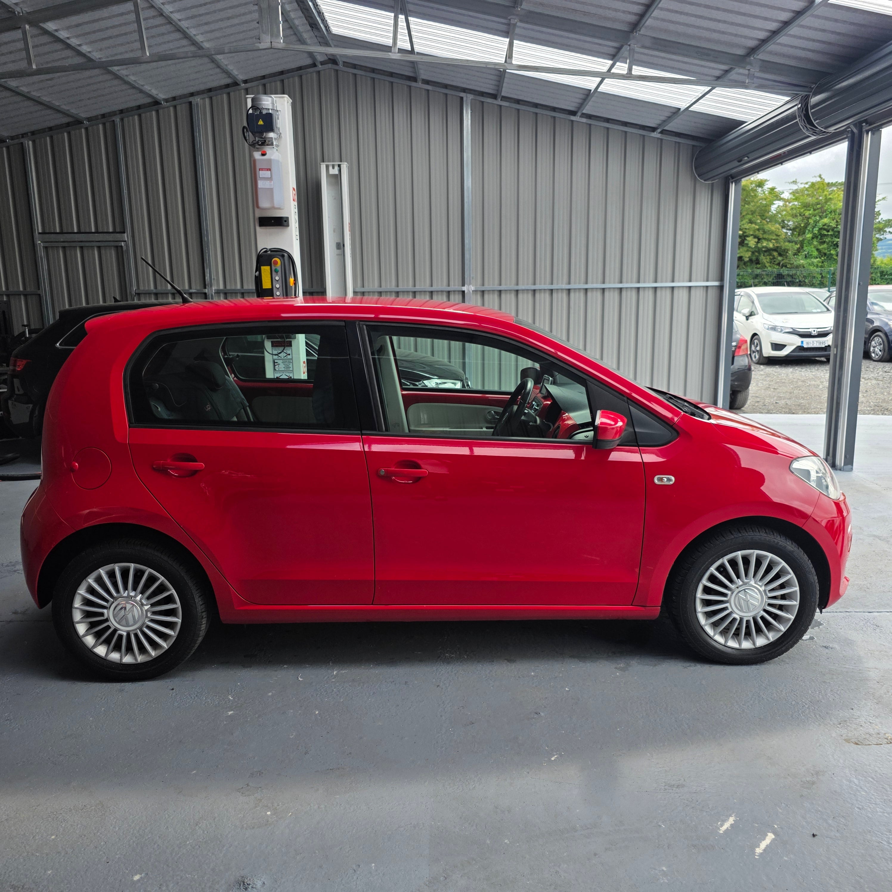 Volkswagen Up Automatic 2015