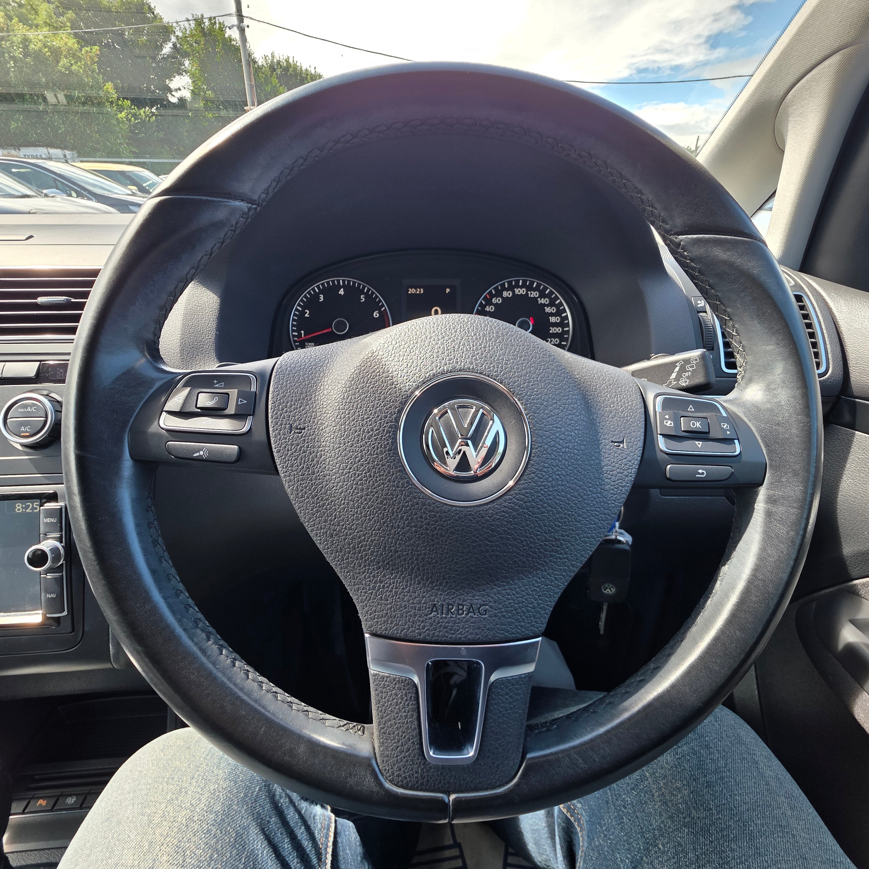Volkswagen Touran Automatic 2015 Highline