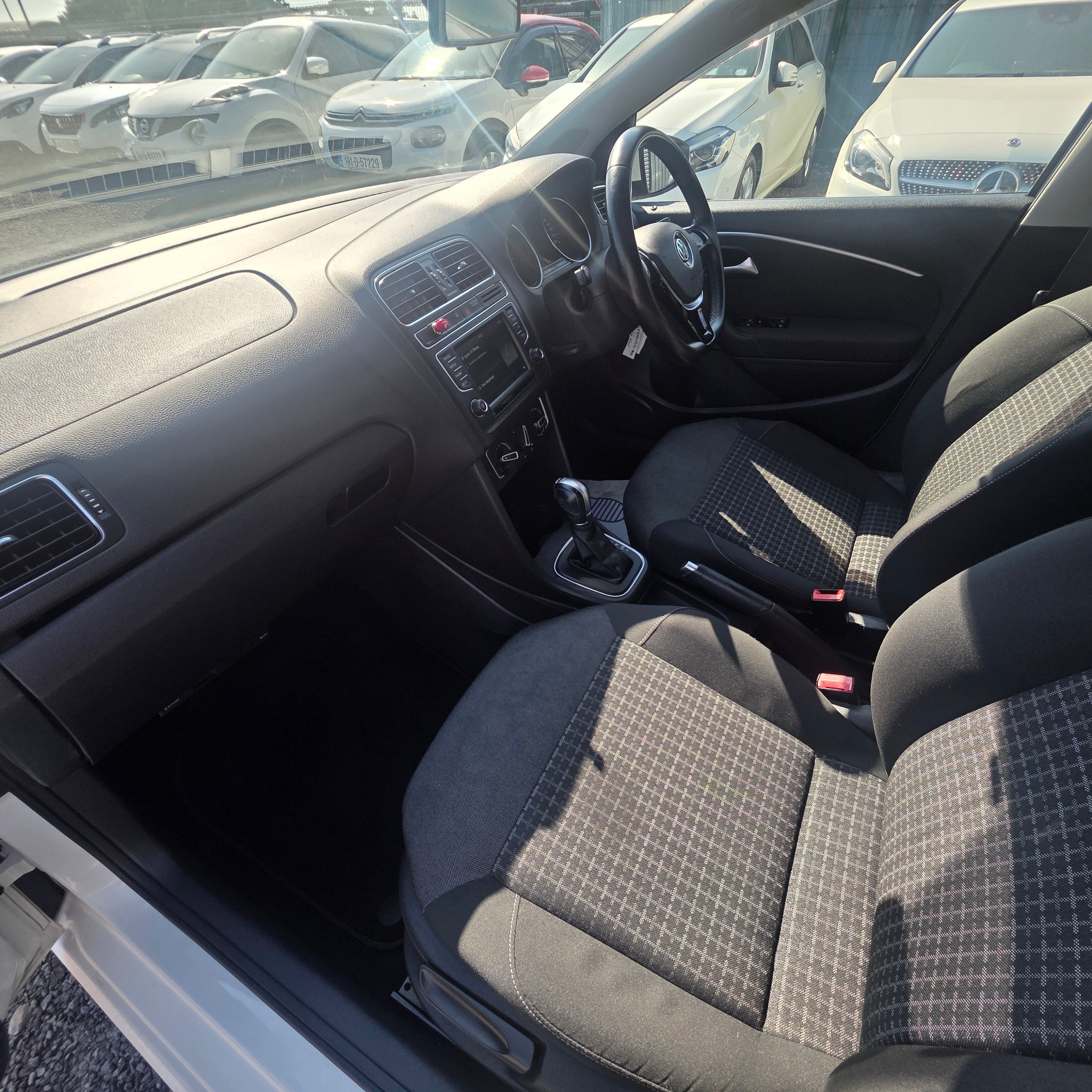 Volkswagen Polo Automatic 2015