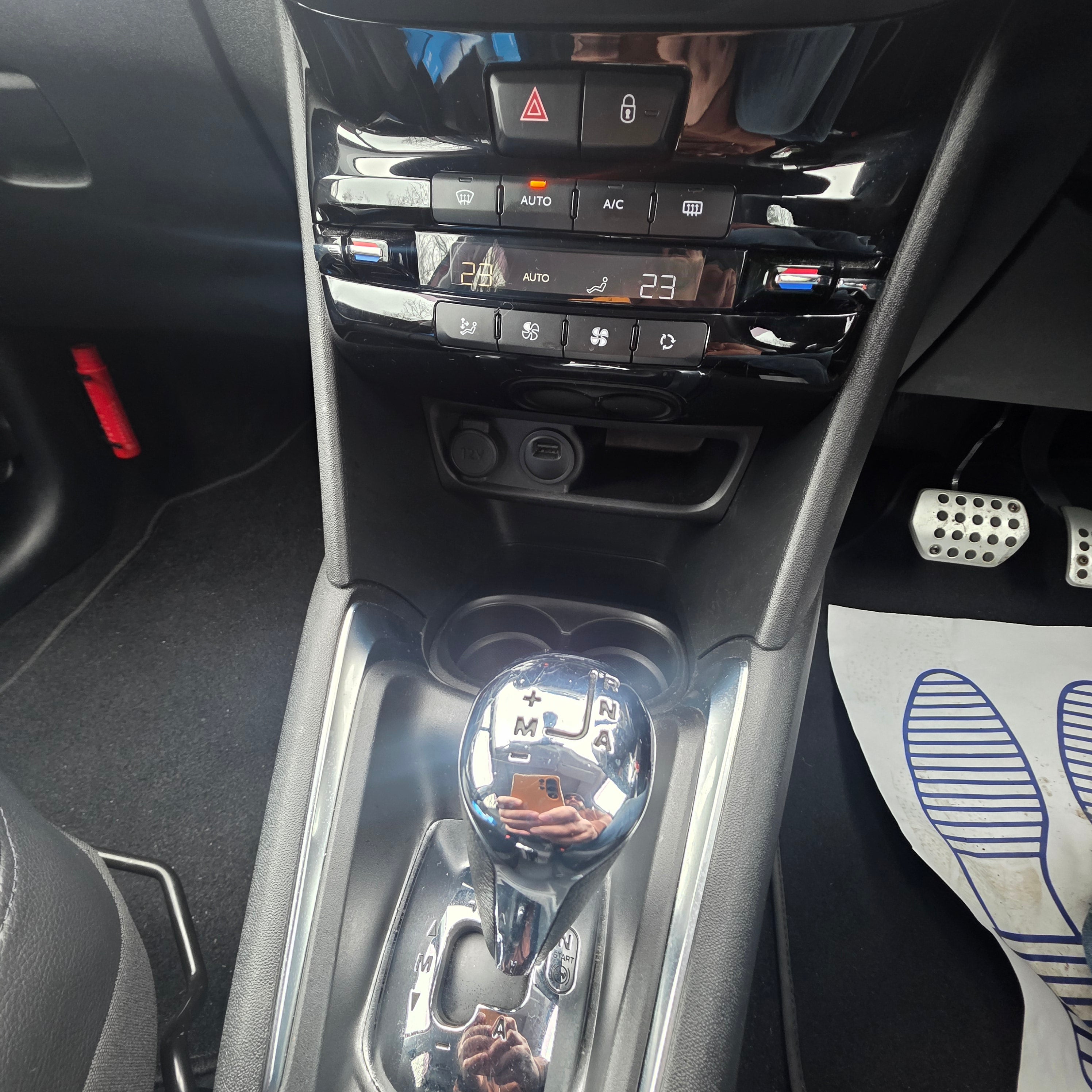 Peugeot 208 Automatic 2015 Low Miles