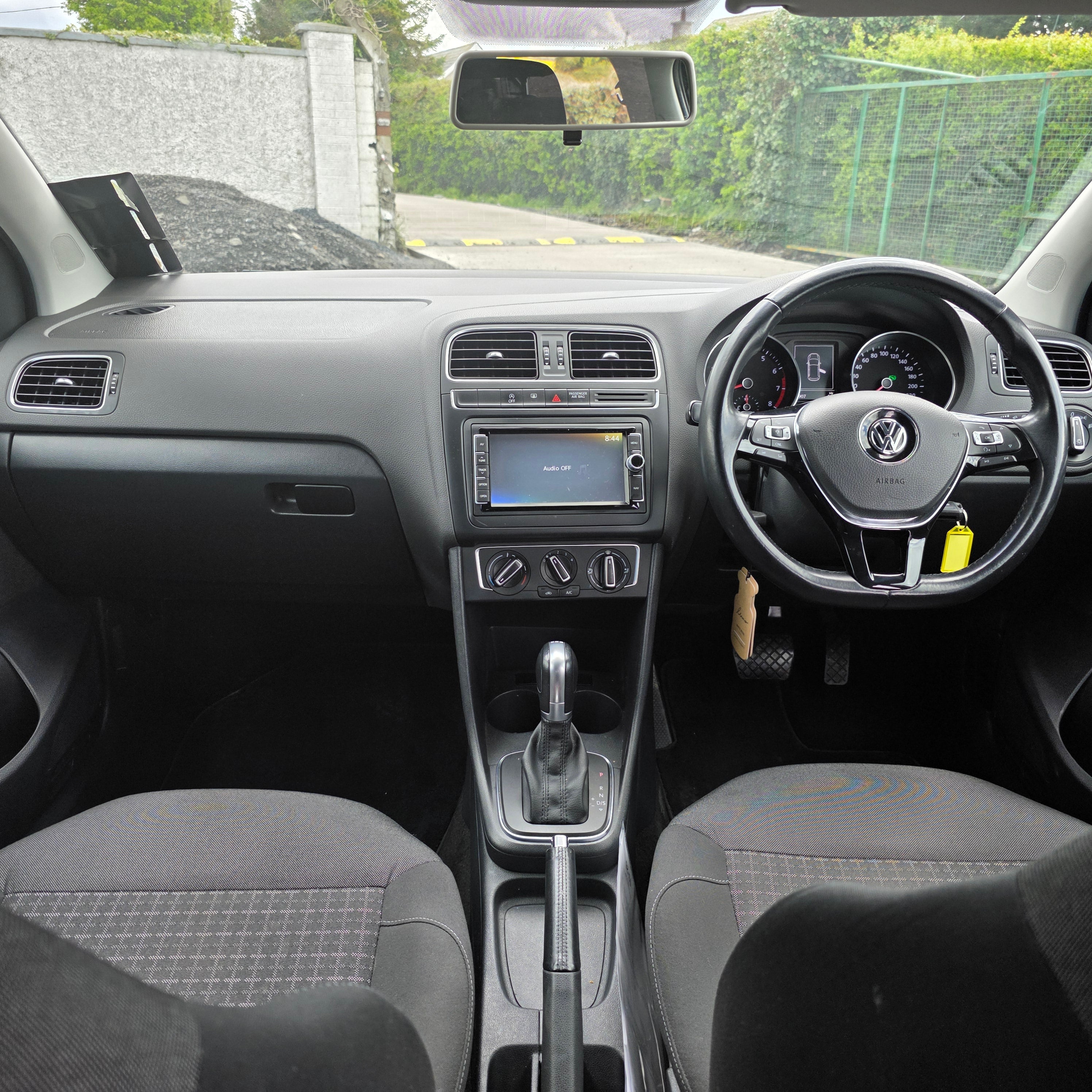 Volkswagen Polo 2015 Automatic