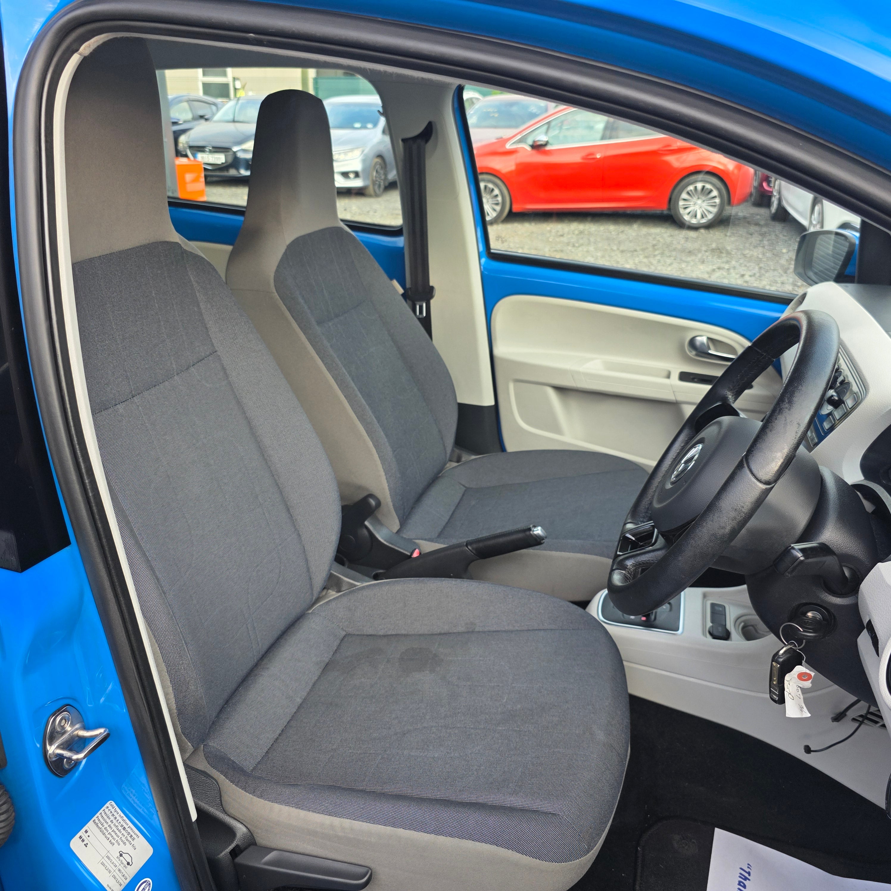 Volkswagen Up Automatic 2015
