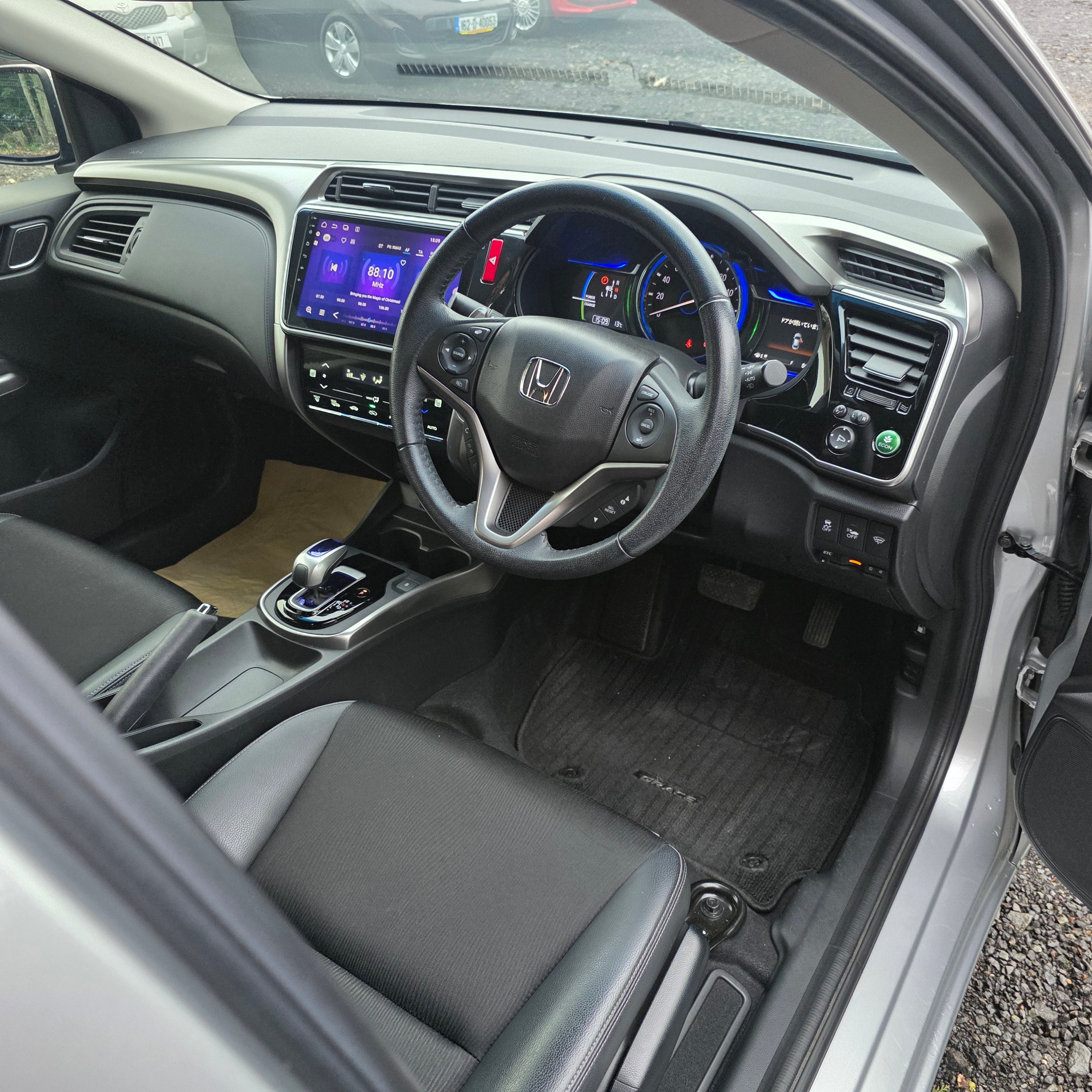 Honda Grace Hybrid Automatic 2016