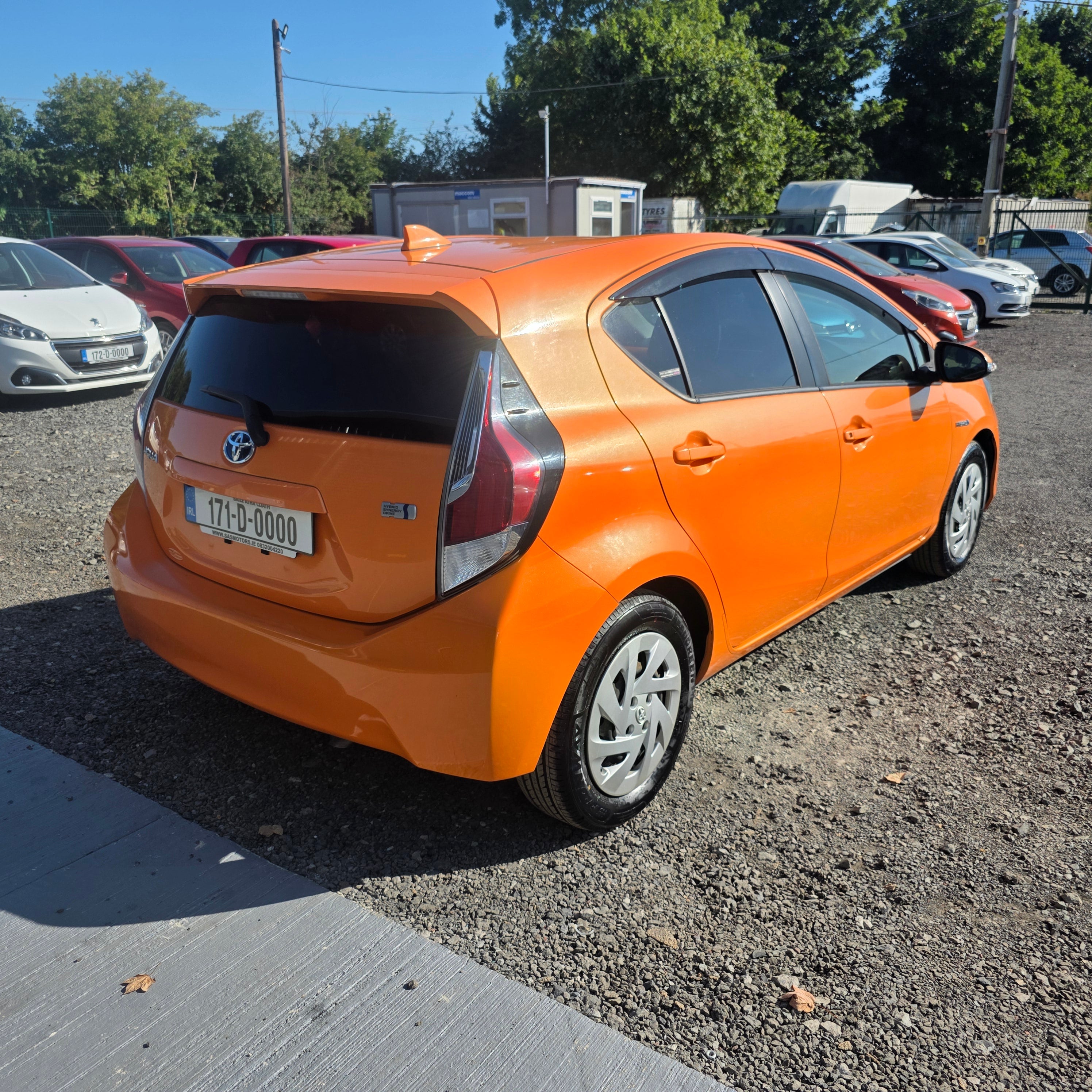 Toyota Aqua Automatic Hybrid 2017