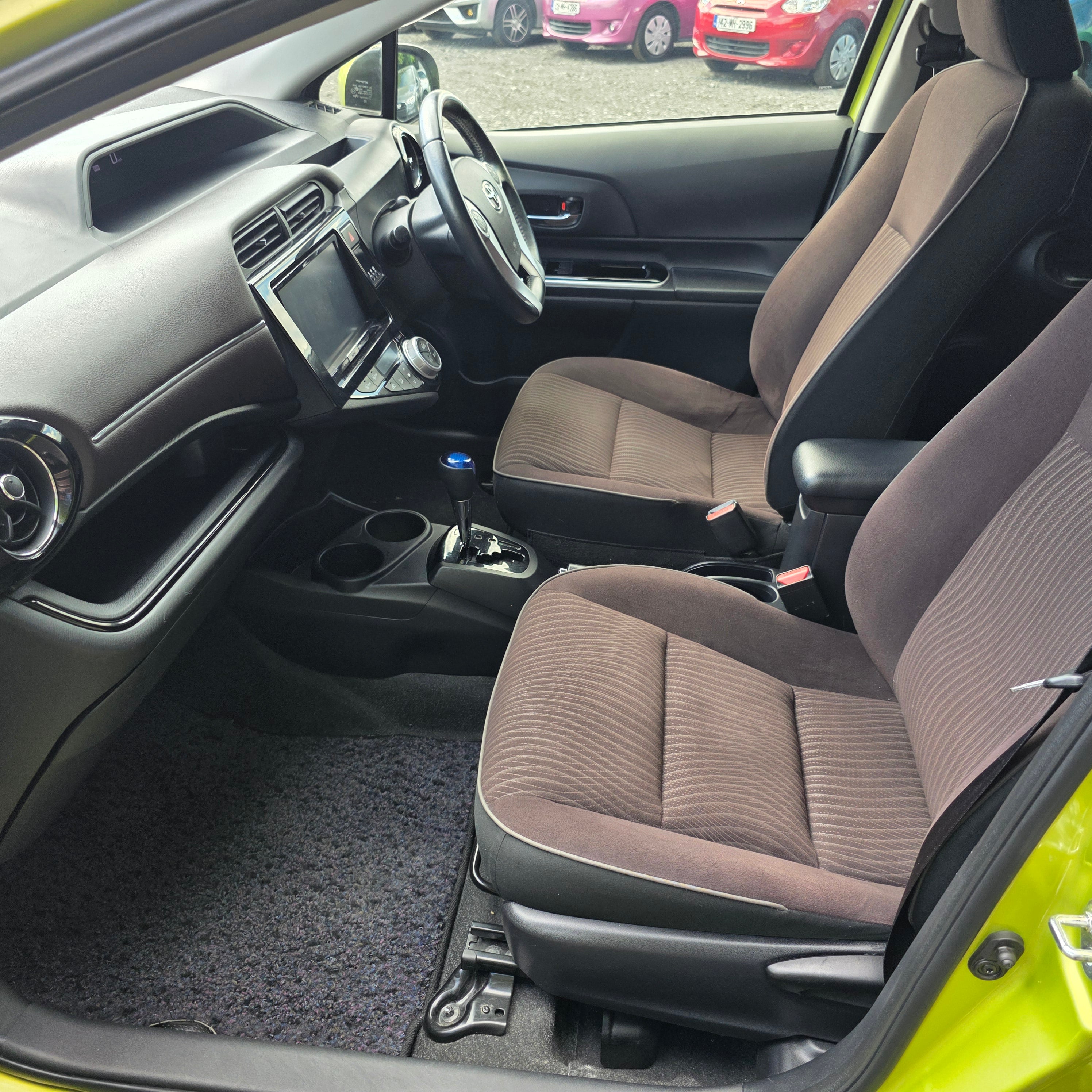 Toyota Aqua 2015 Automatic Hybrid