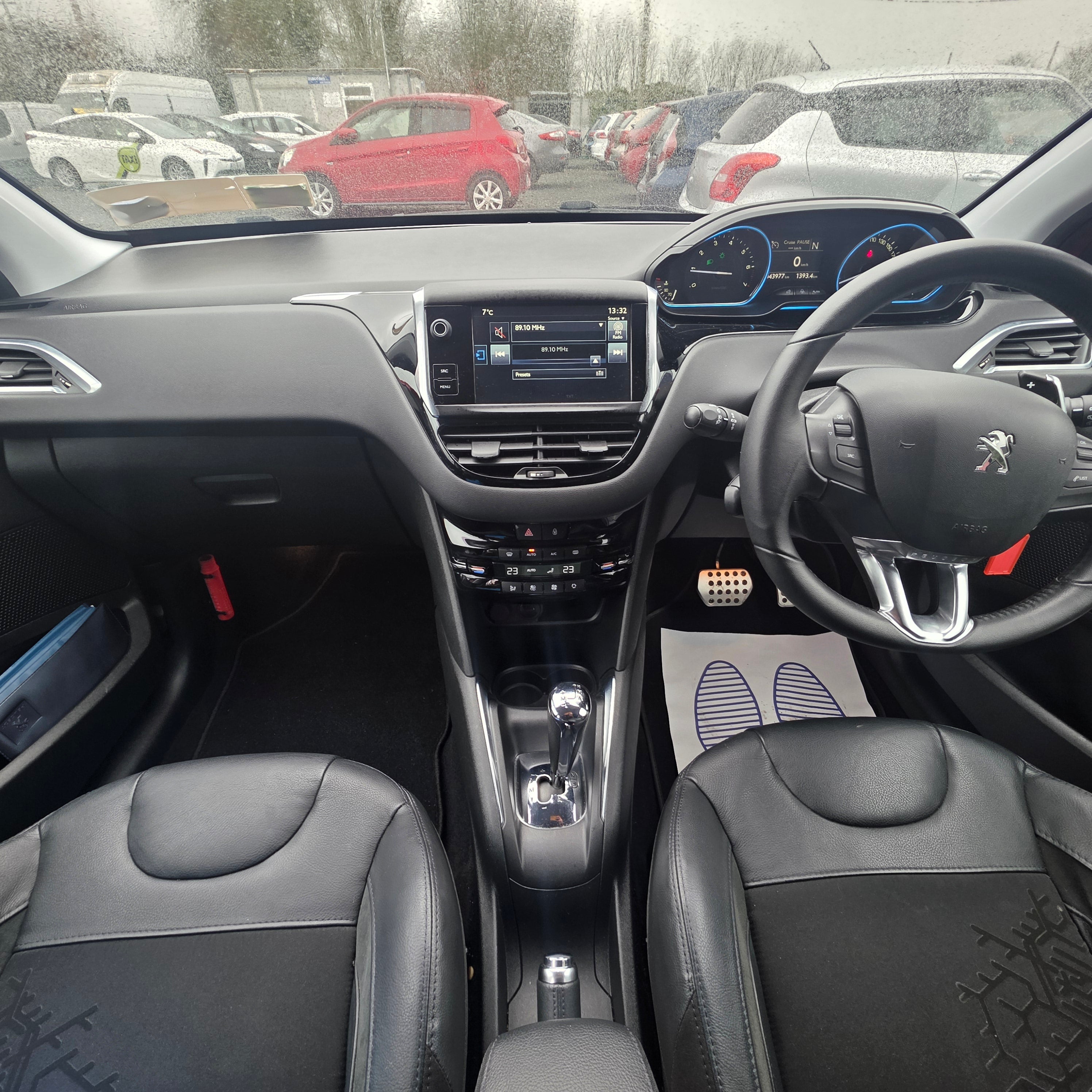 Peugeot 208 Automatic 2015 Low Miles