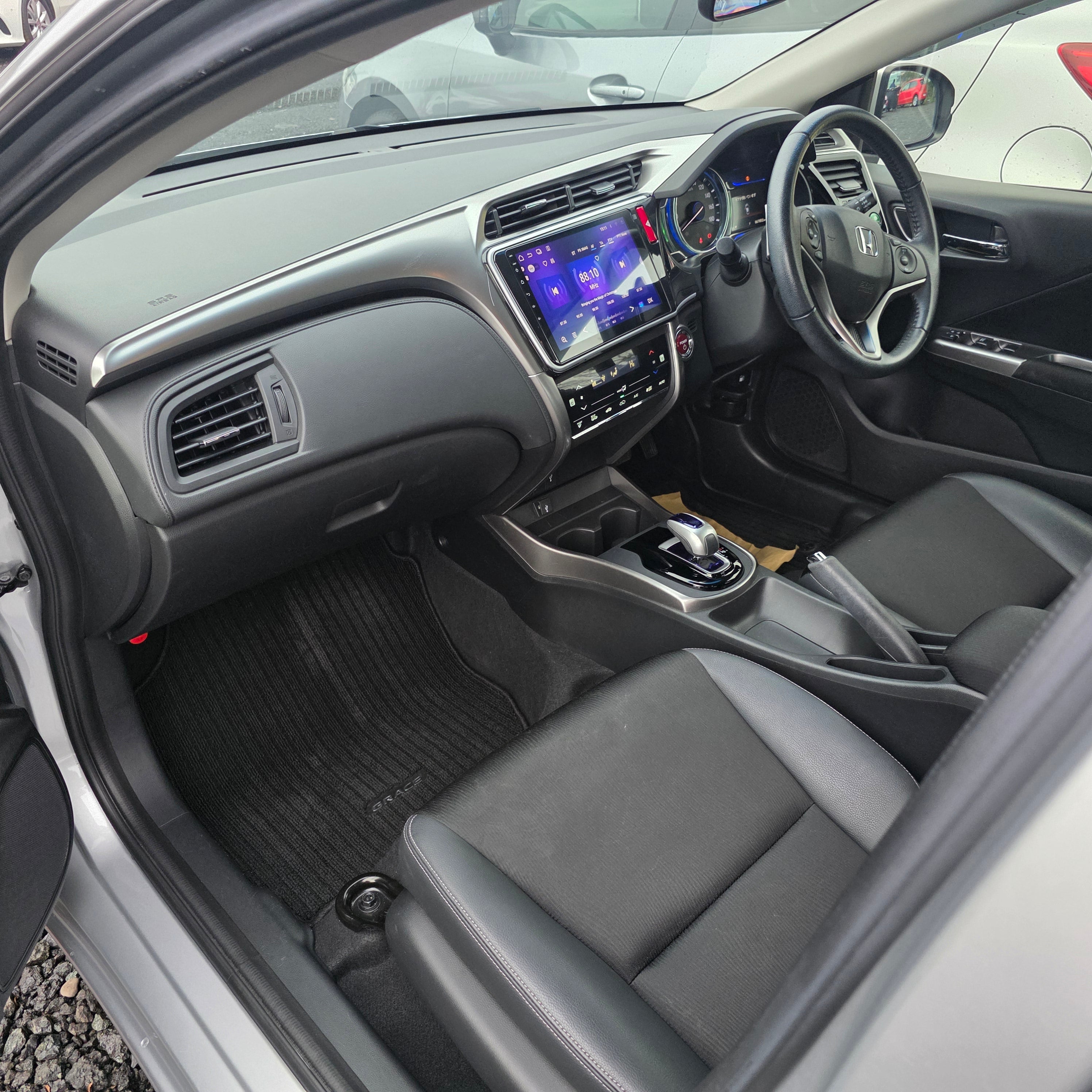 Honda Grace Hybrid Automatic 2016