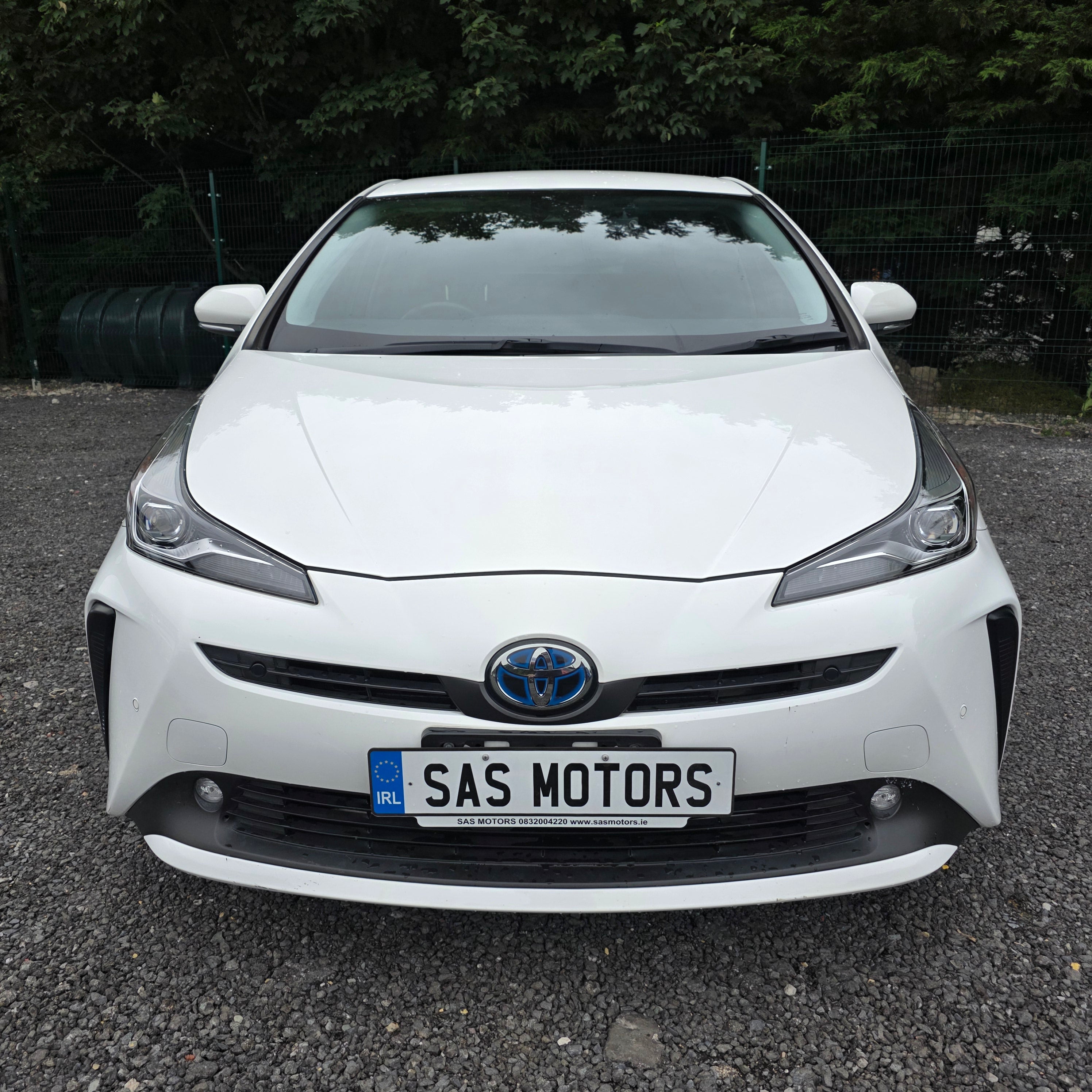 Toyota Prius 2022 White Cruise