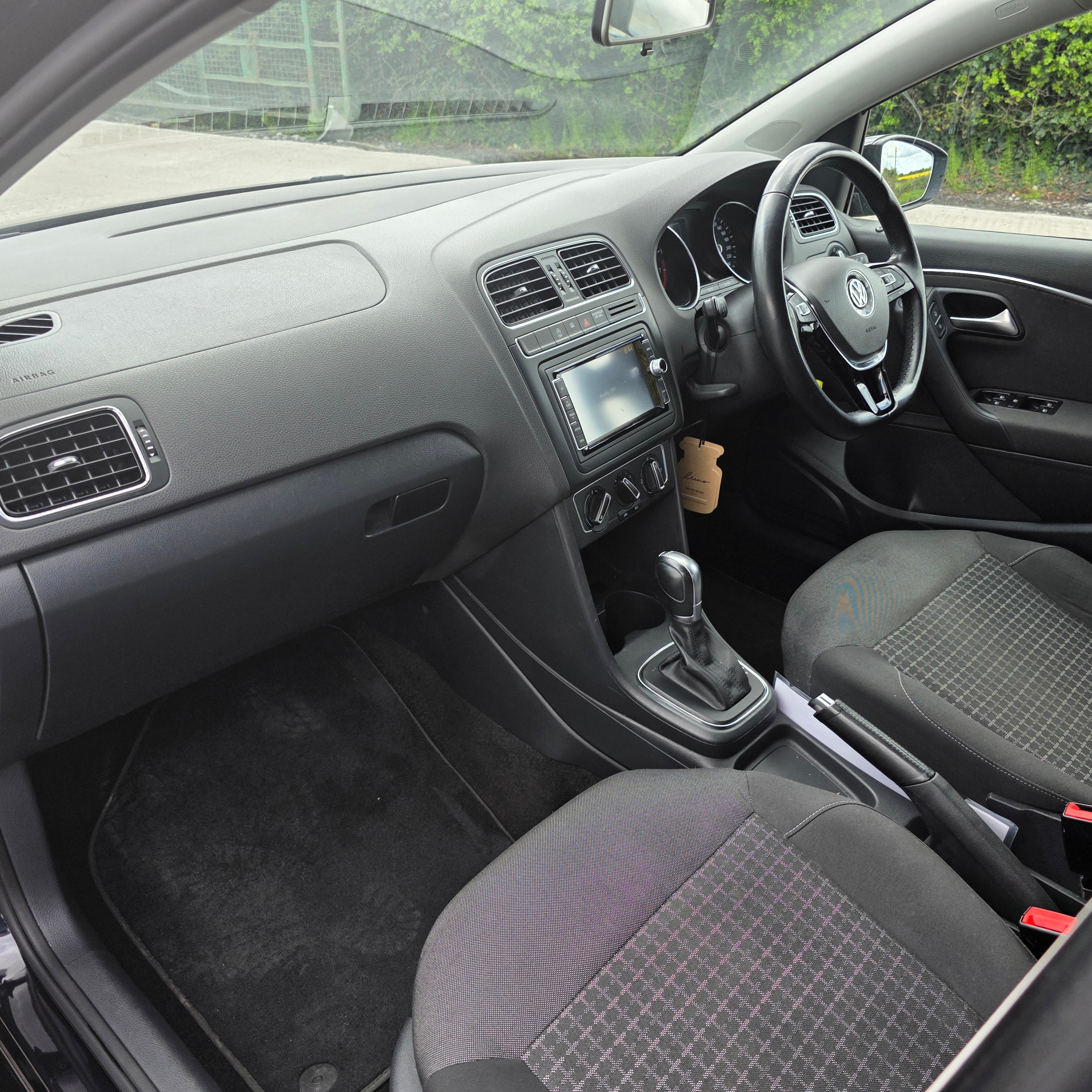 Volkswagen Polo 2015 Automatic