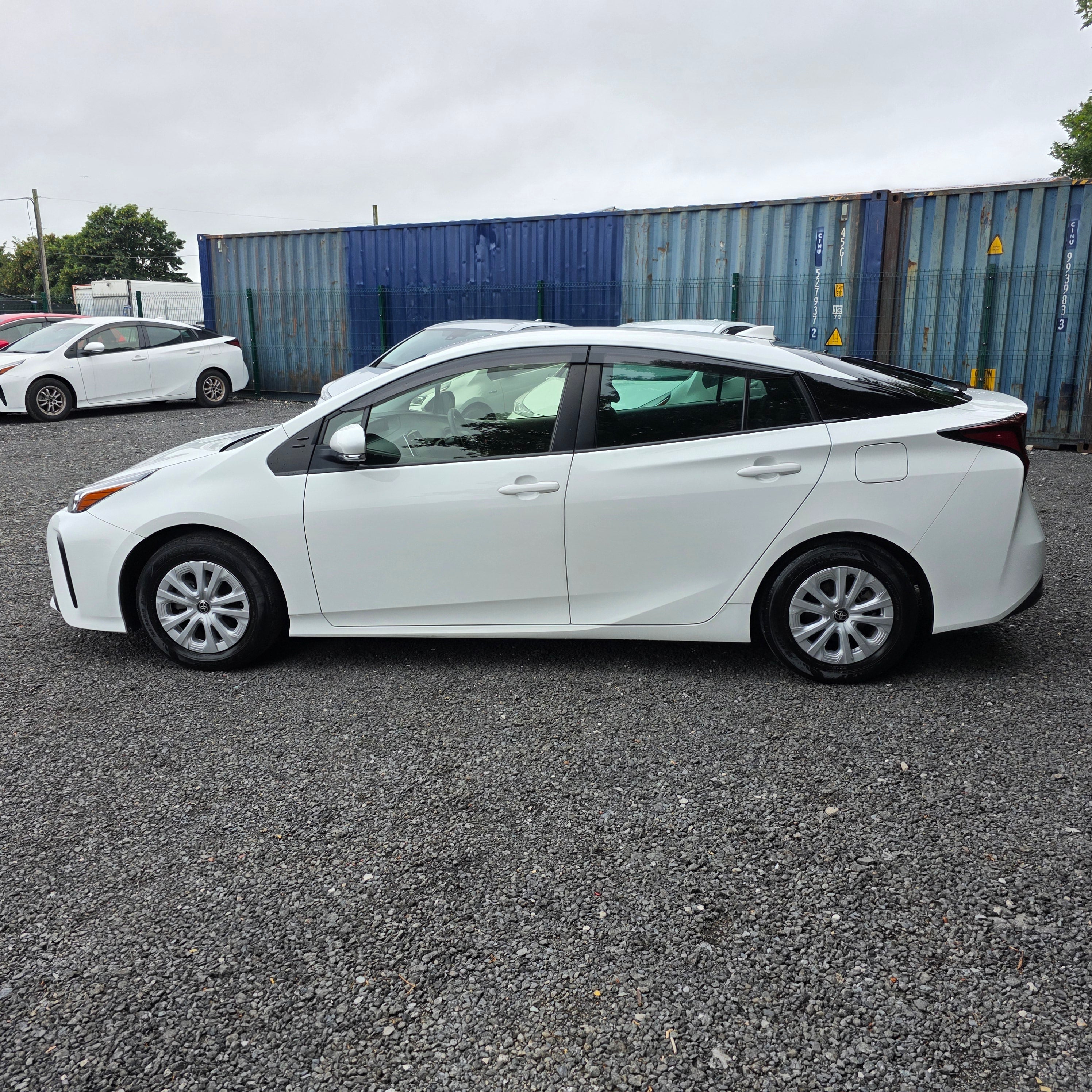 Toyota Prius 2022 White Cruise