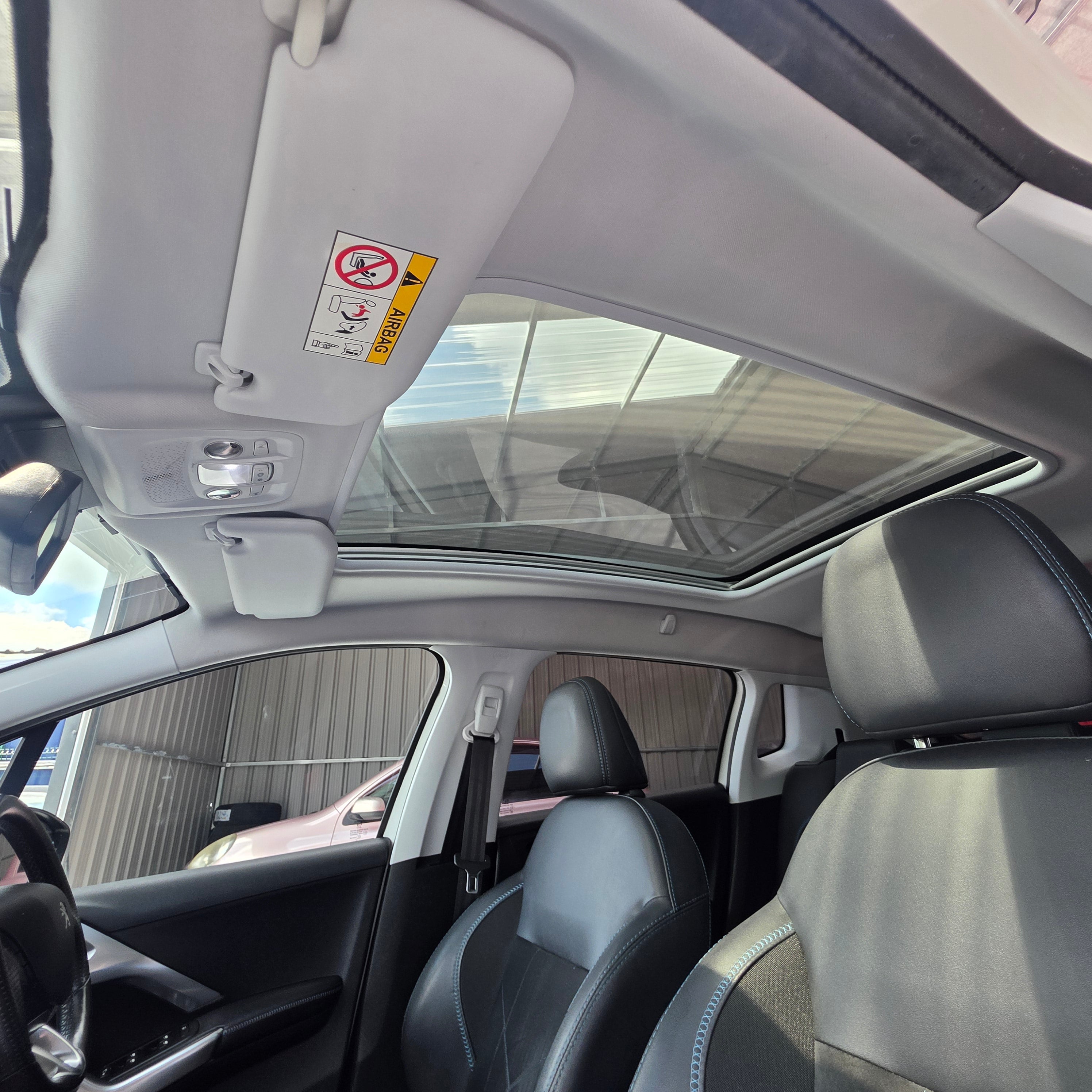 Peugeot 2008 Automatic 2017 Top Spec Panoramic Sunroof