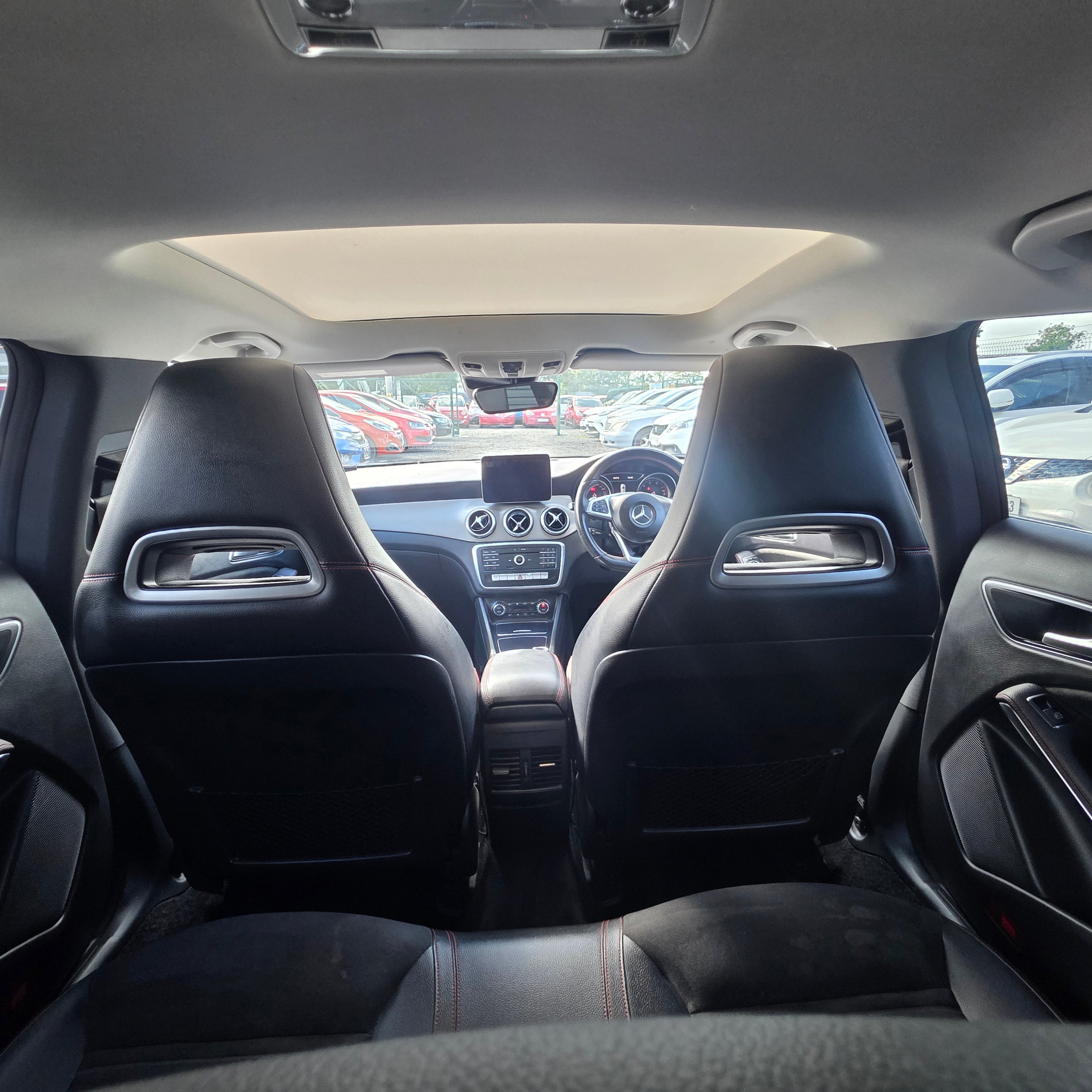 Mercedes-Benz CLA-180 AMG AUTOMATIC PANORAMIC SUNROOF