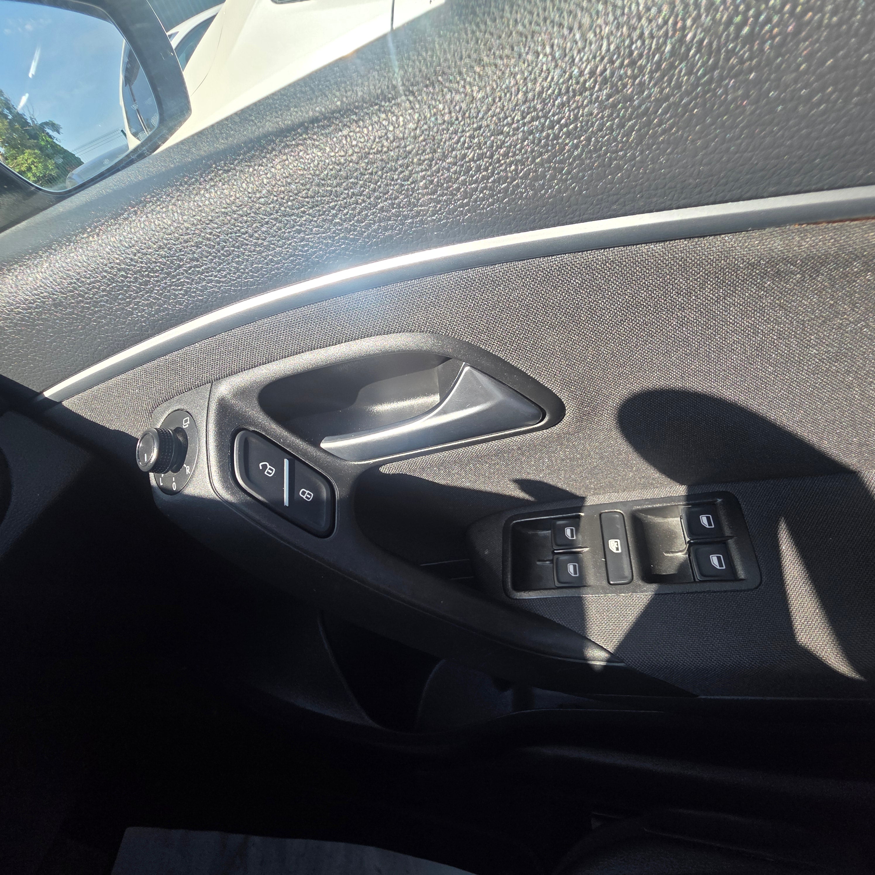 Volkswagen Polo Automatic 2015