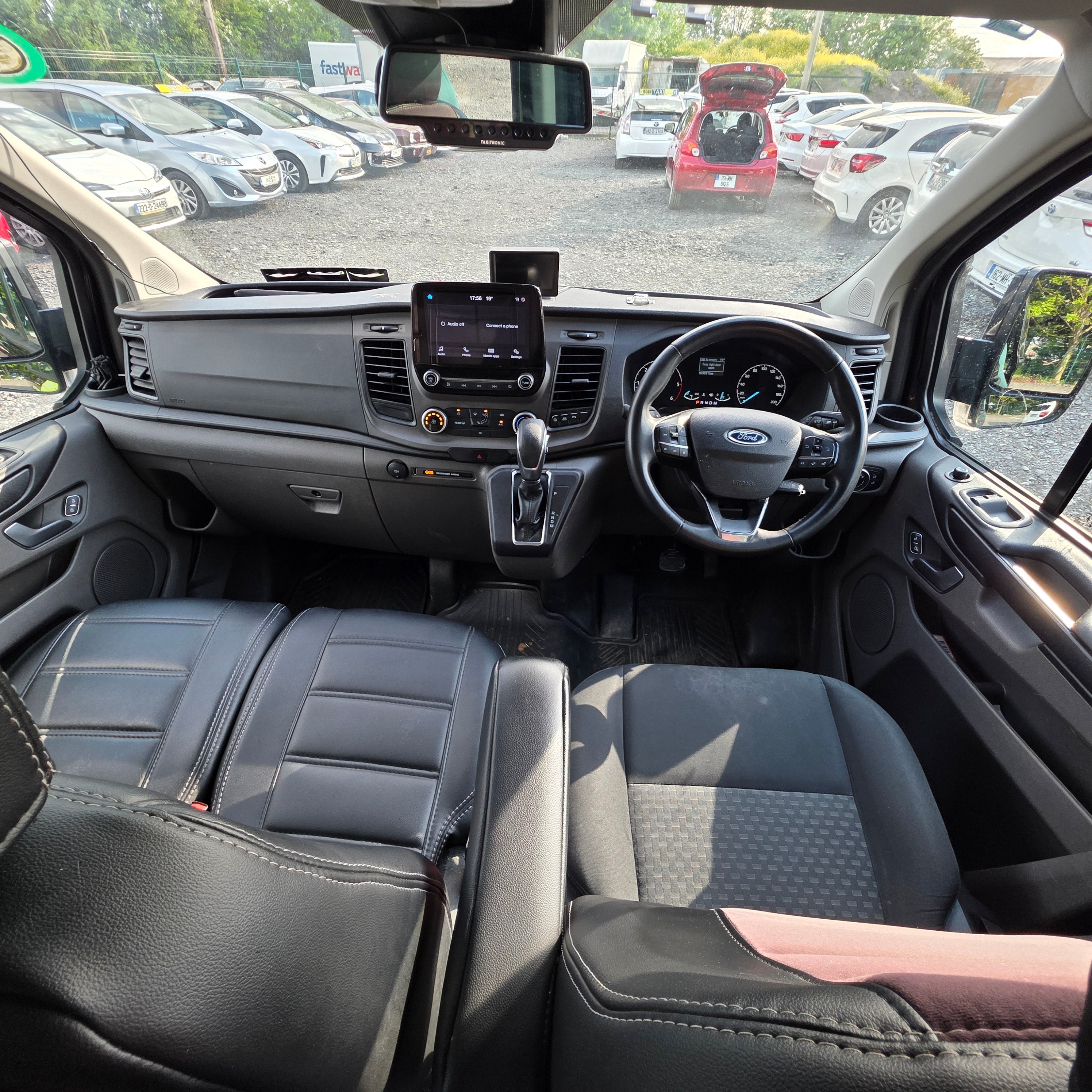 Ford Transit Custom Taxi 9 Seater