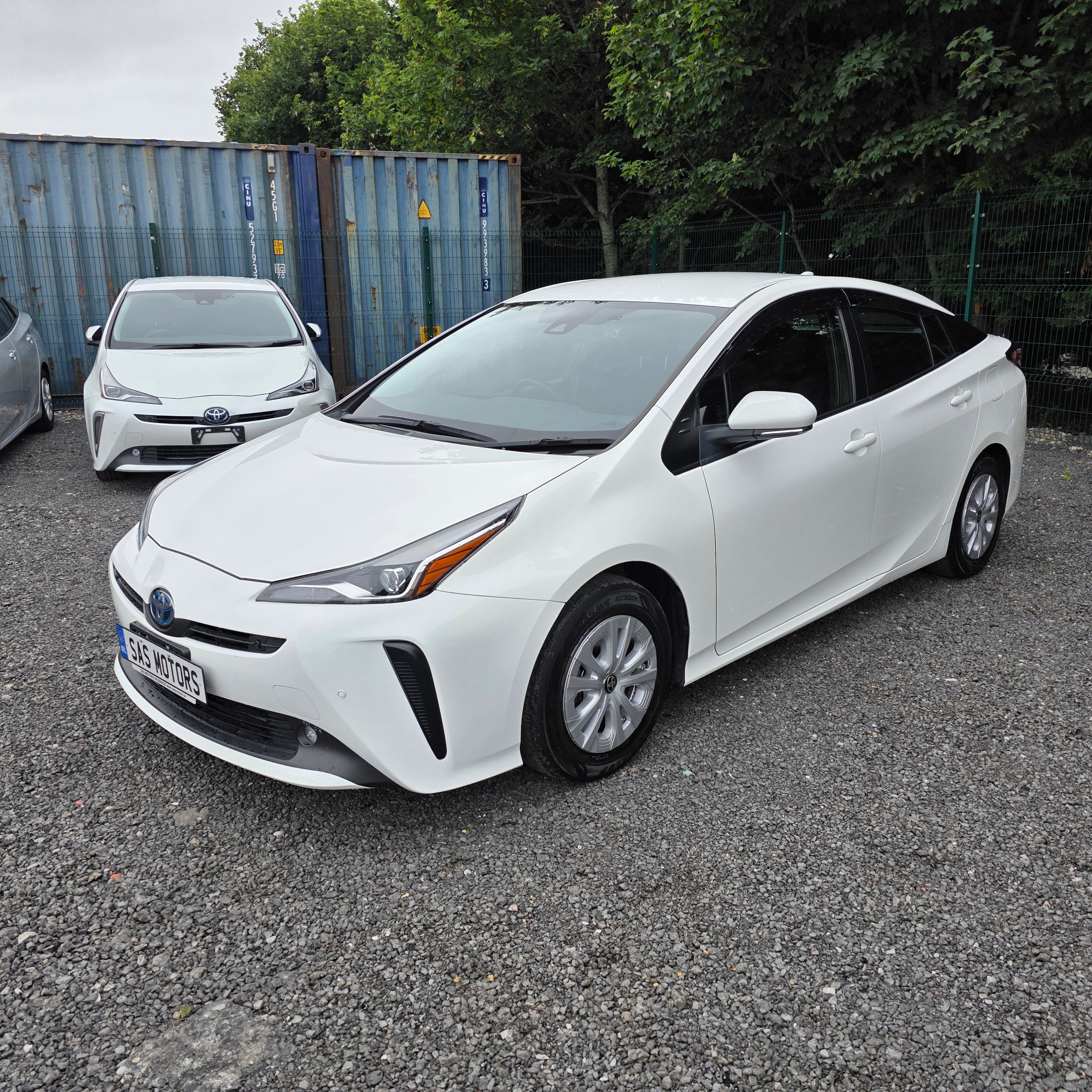 Toyota Prius 2022 White Cruise