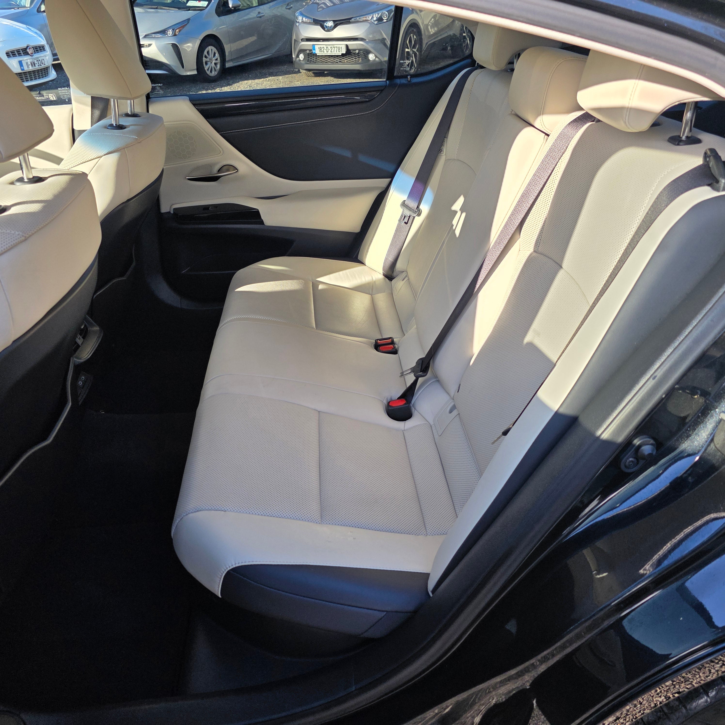 Lexus ES300H Automatic Hybrid 2023