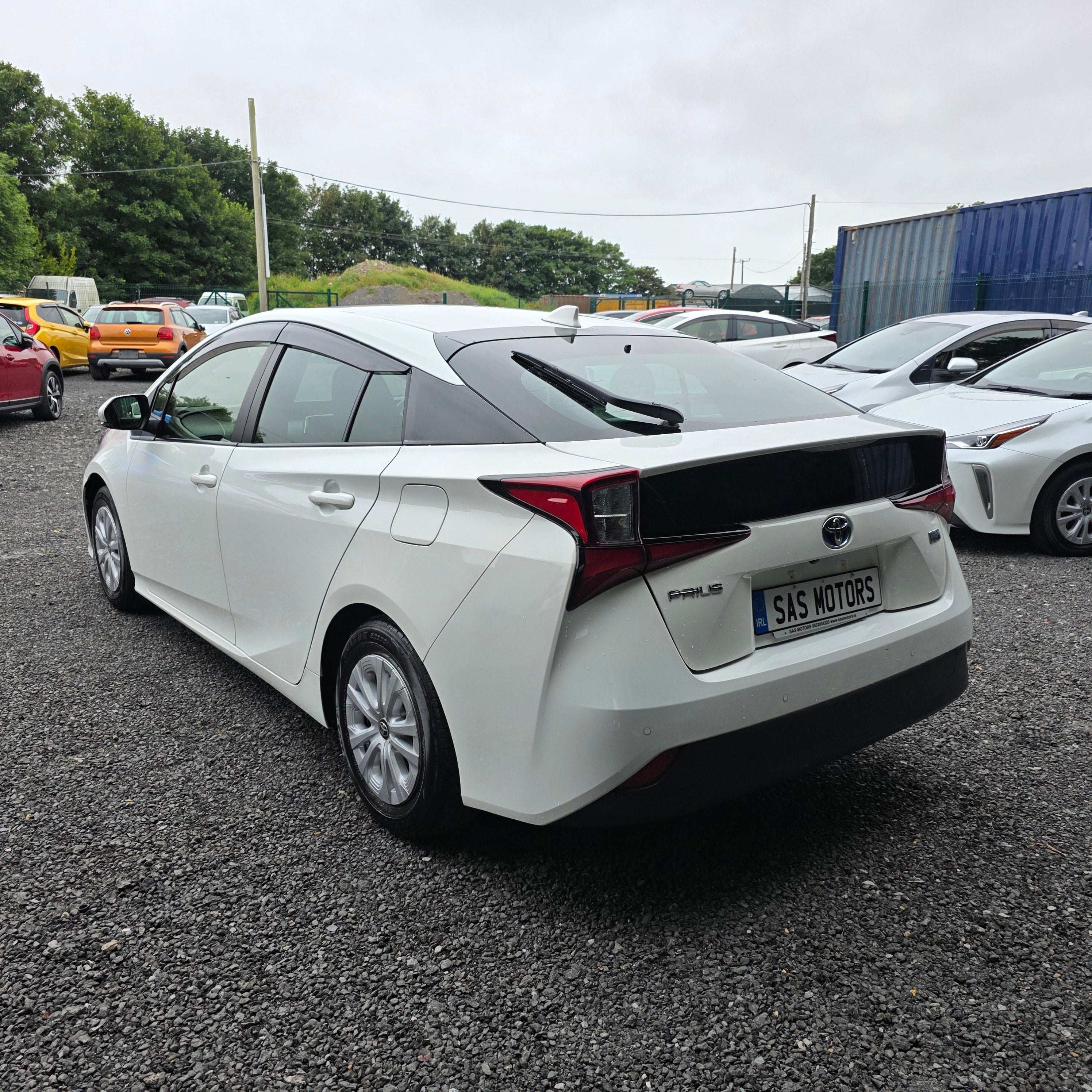 Toyota Prius 2022 White Cruise