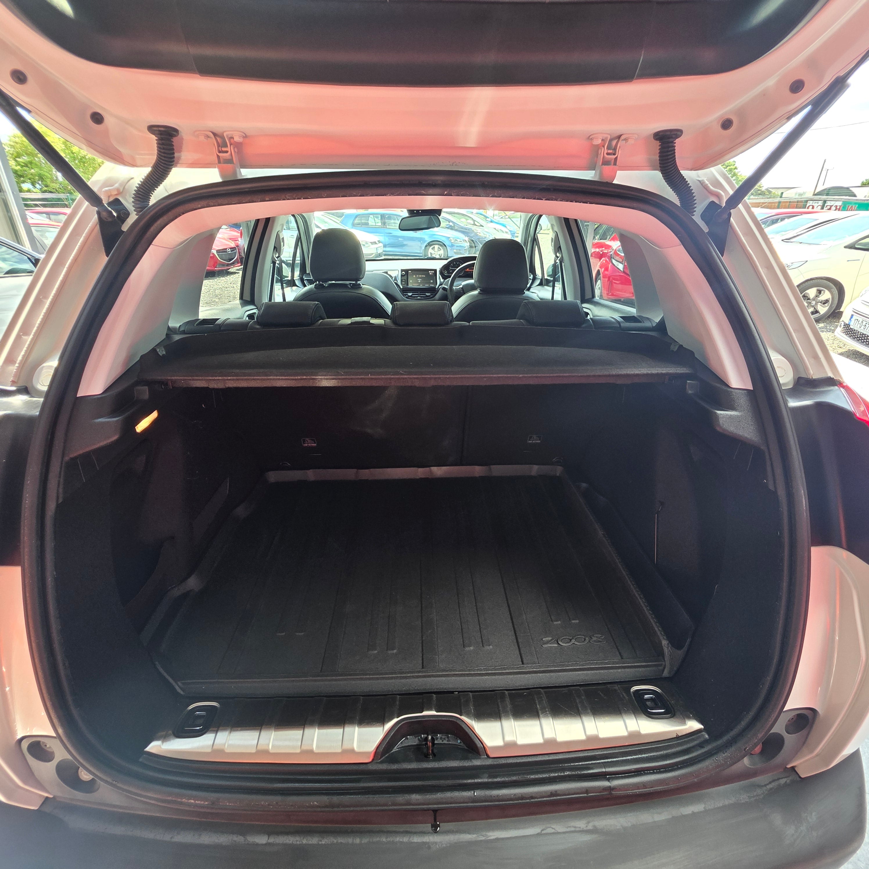 Peugeot 2008 Automatic 2017 Top Spec Panoramic Sunroof