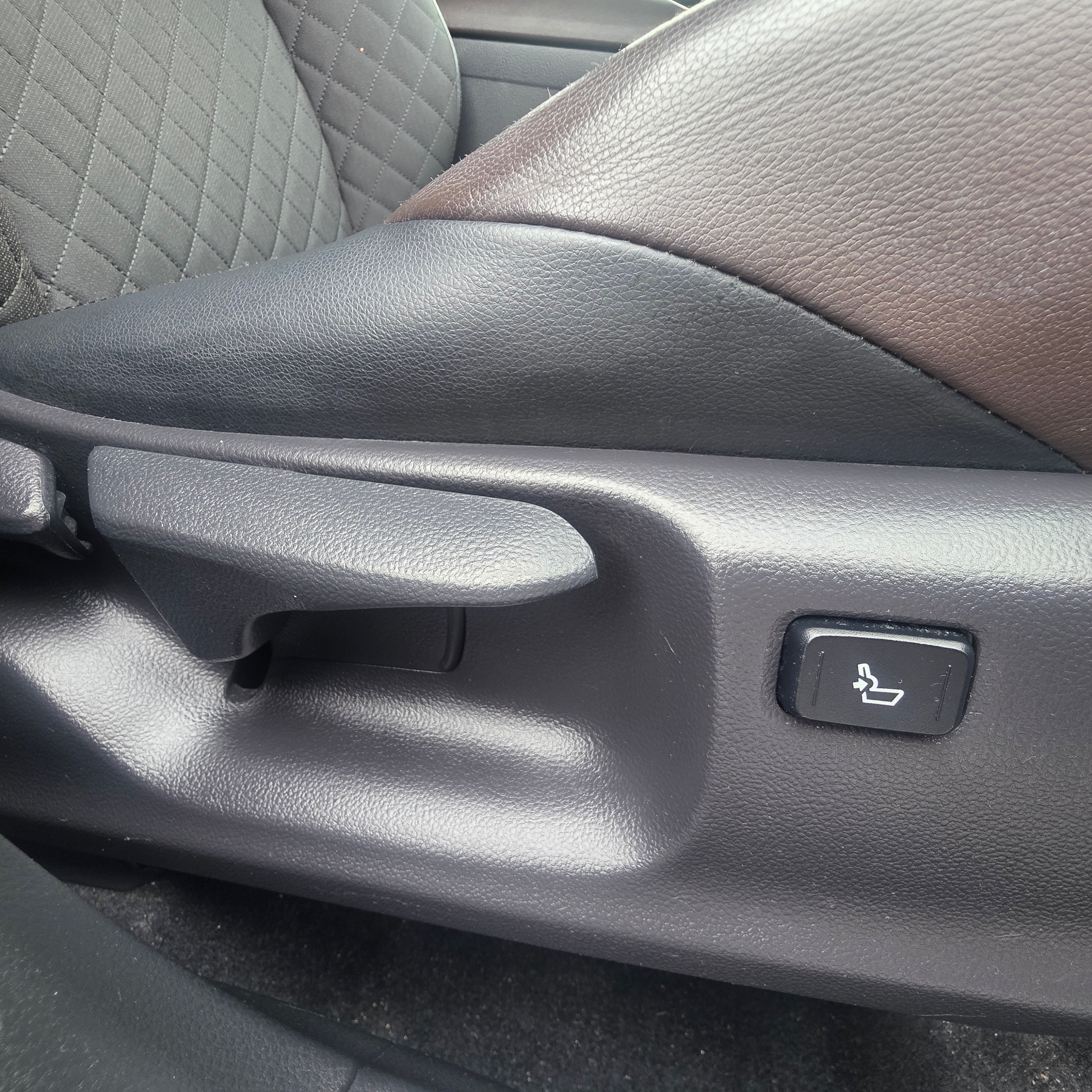 Toyota CHR Hybrid Automatic 2018 Top Spec Leather