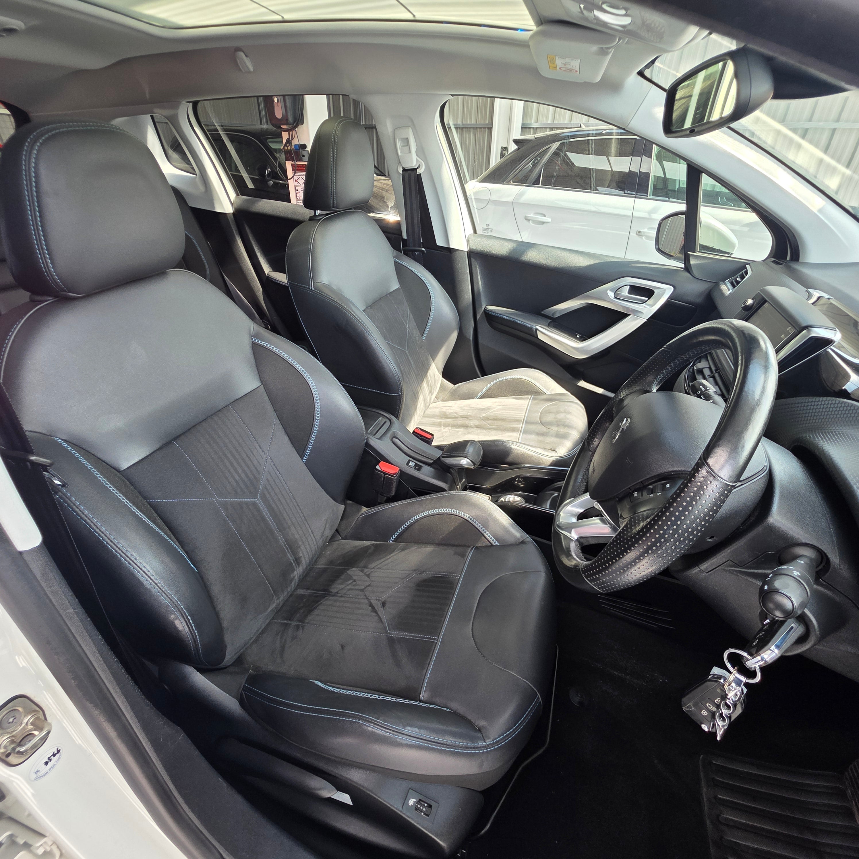 Peugeot 2008 Automatic 2017 Top Spec Panoramic Sunroof