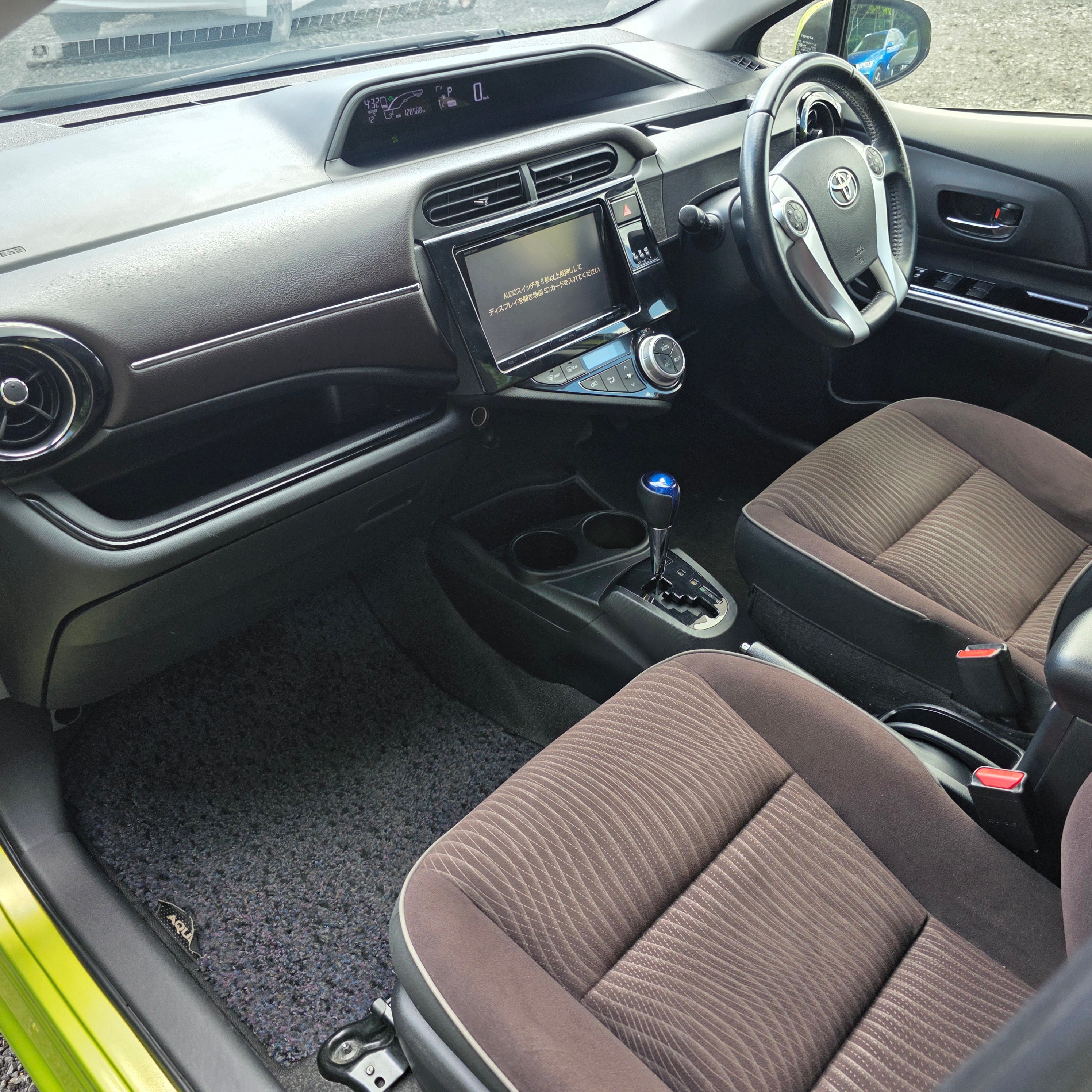 Toyota Aqua 2015 Automatic Hybrid