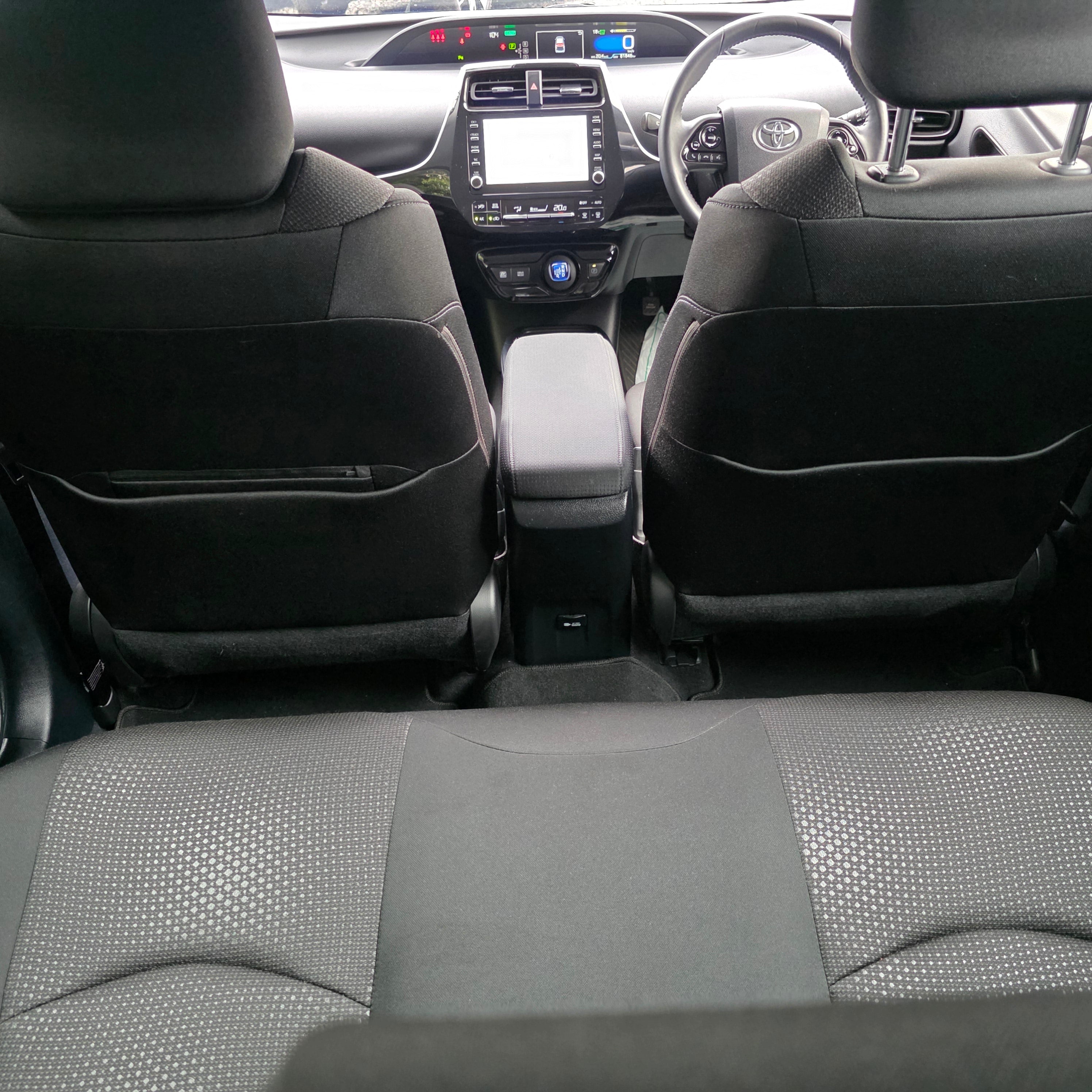 Toyota Prius 2022 White Cruise
