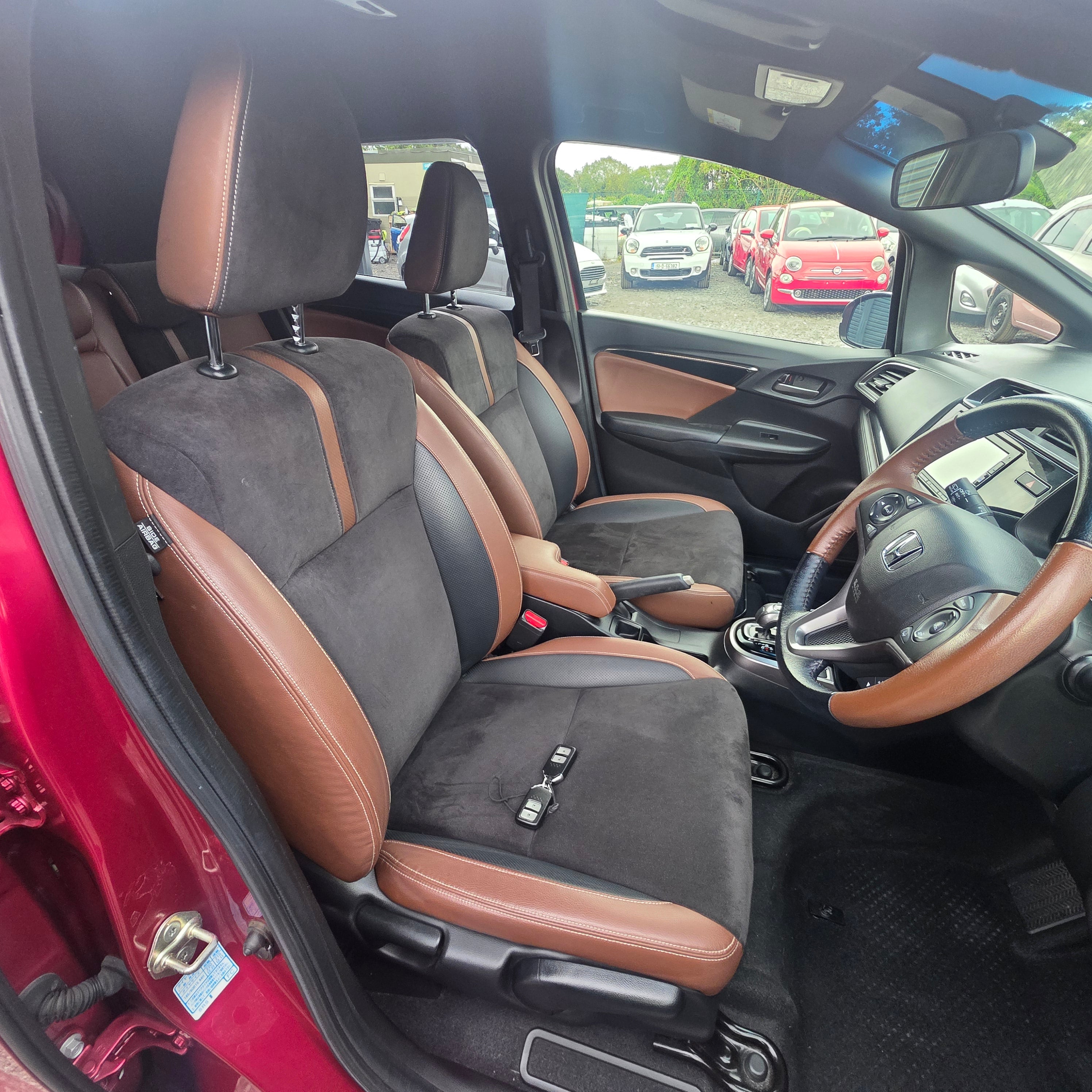 Honda Fit Hybrid Automatic 2018 Leather interior