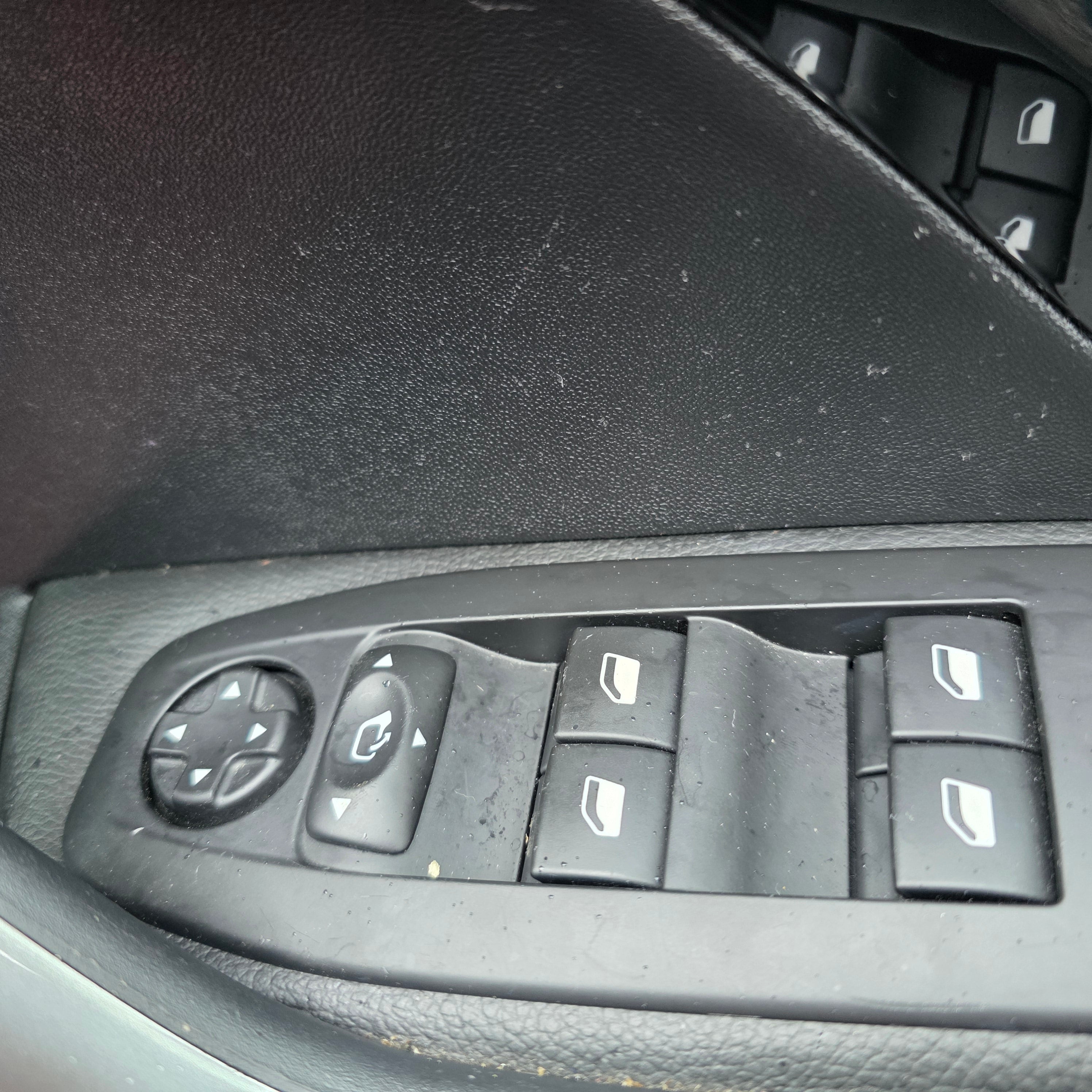 Peugeot 208 Automatic 2015 Low Miles