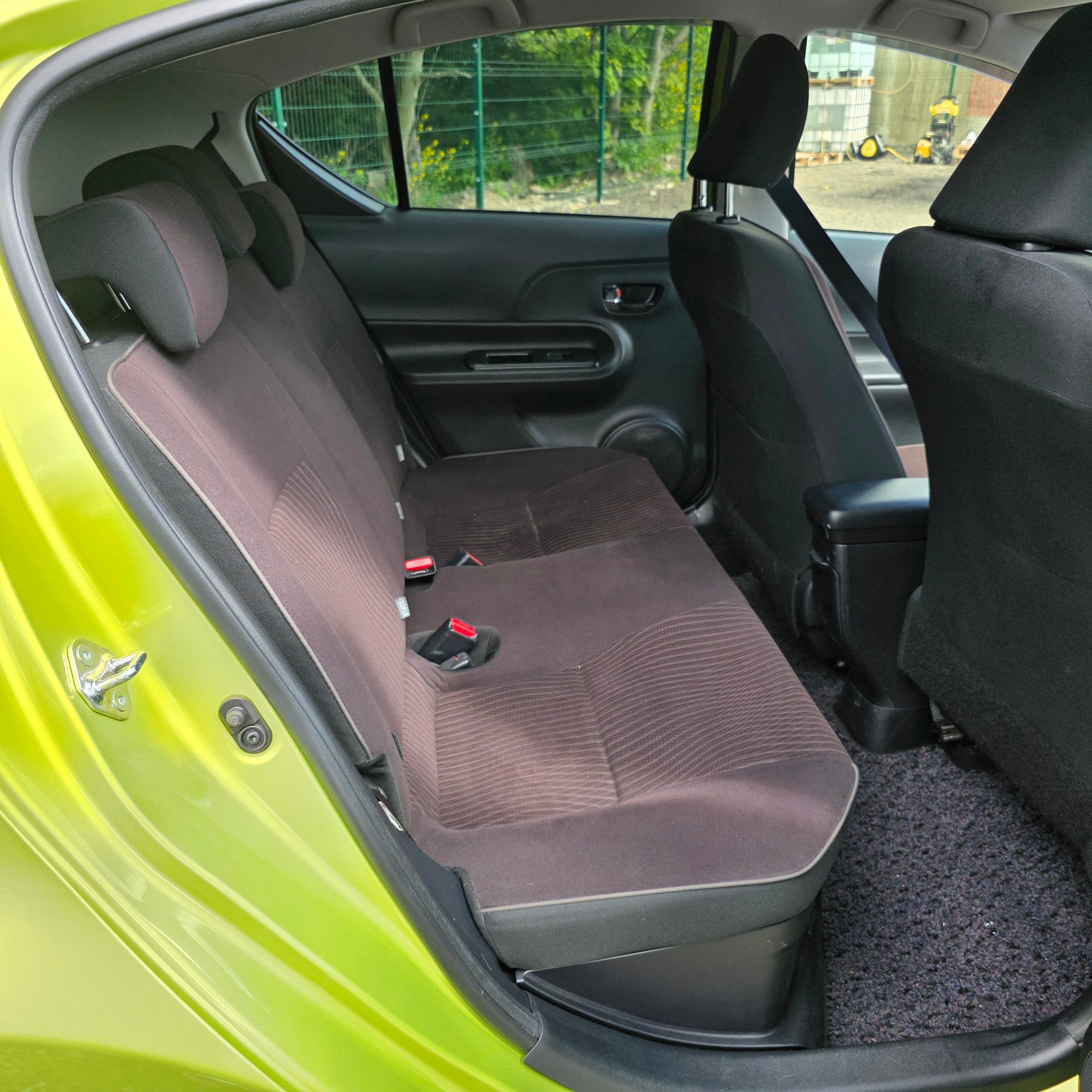 Toyota Aqua 2015 Automatic Hybrid