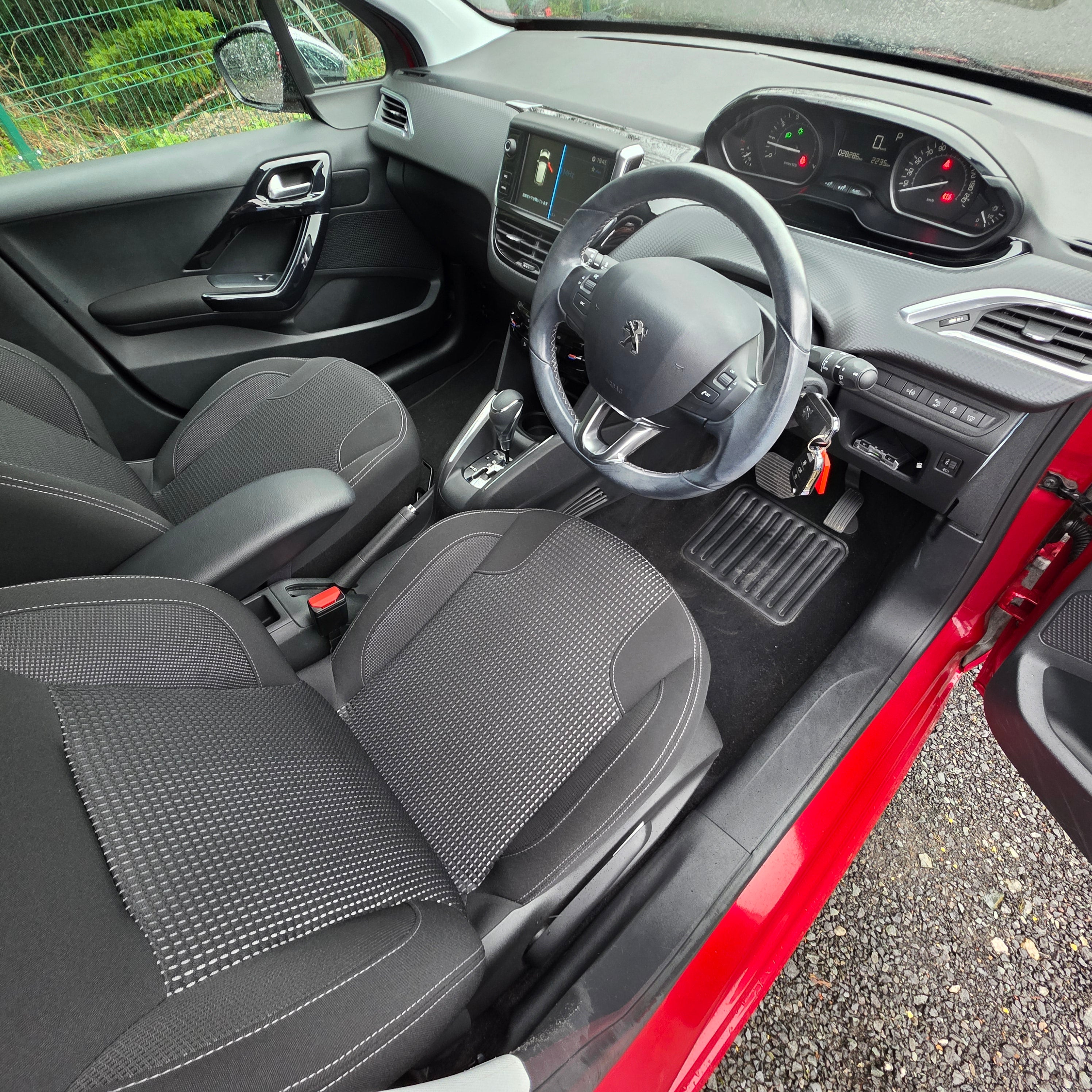 Peugeot 208 Automatic 2017