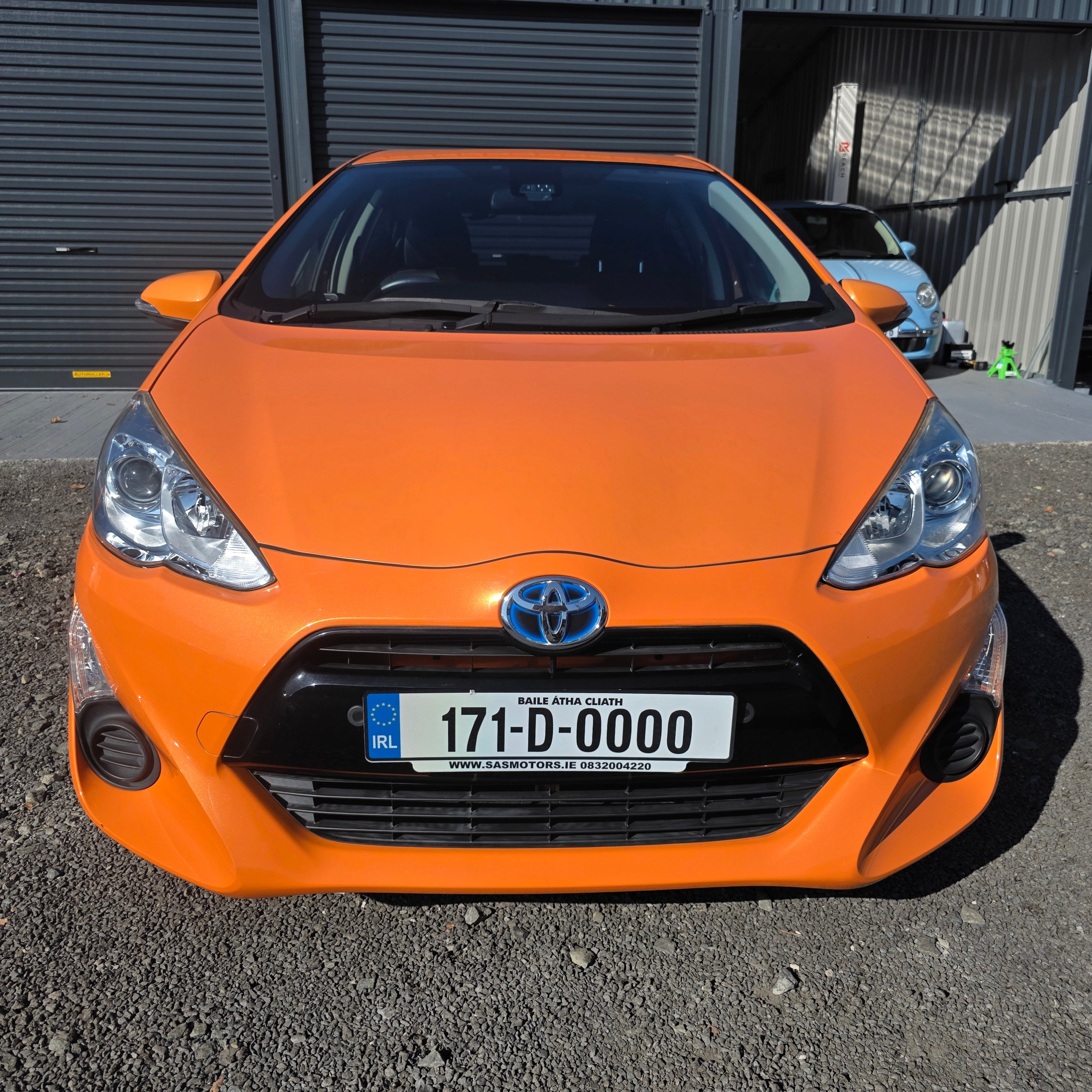Toyota Aqua Automatic Hybrid 2017