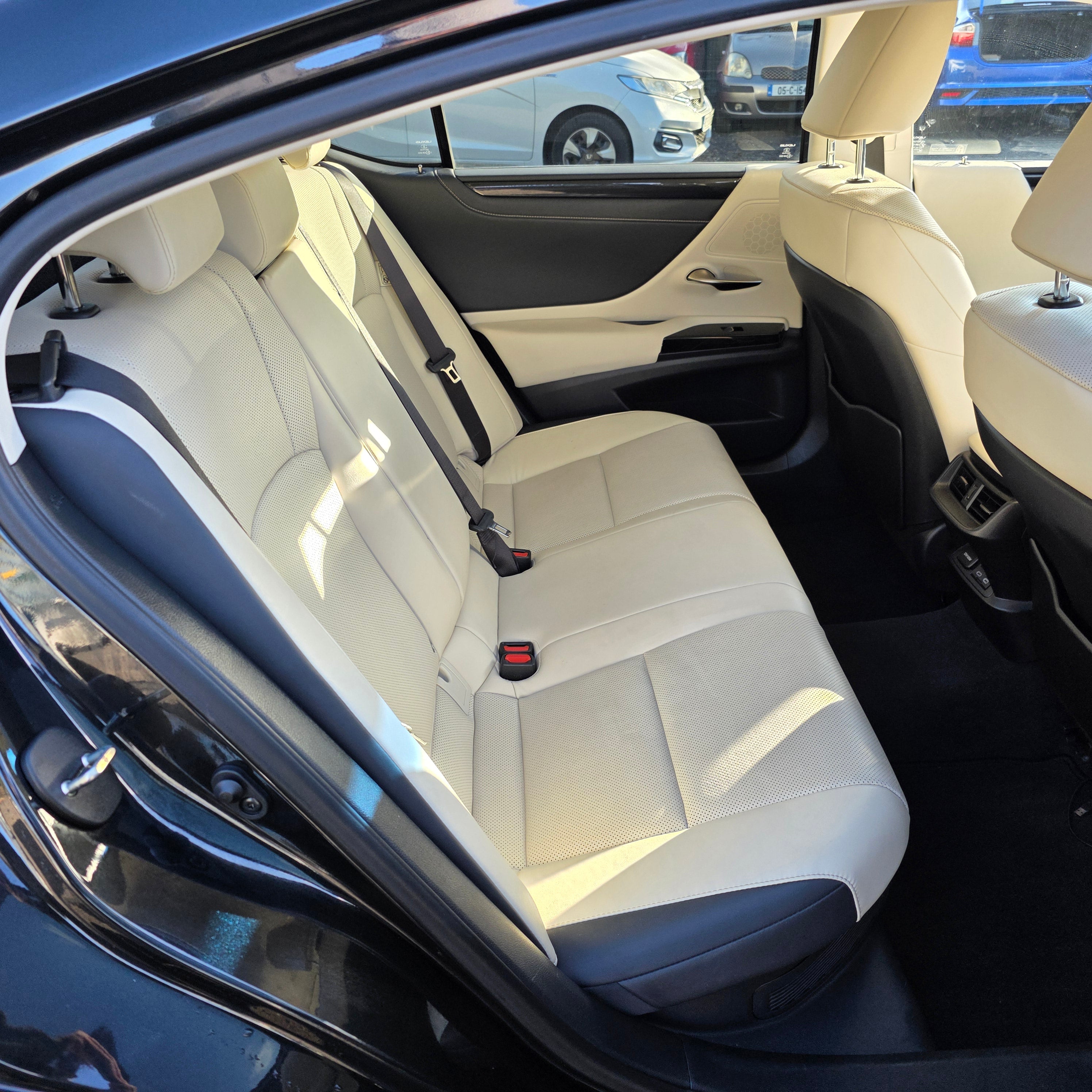 Lexus ES300H Automatic Hybrid 2023