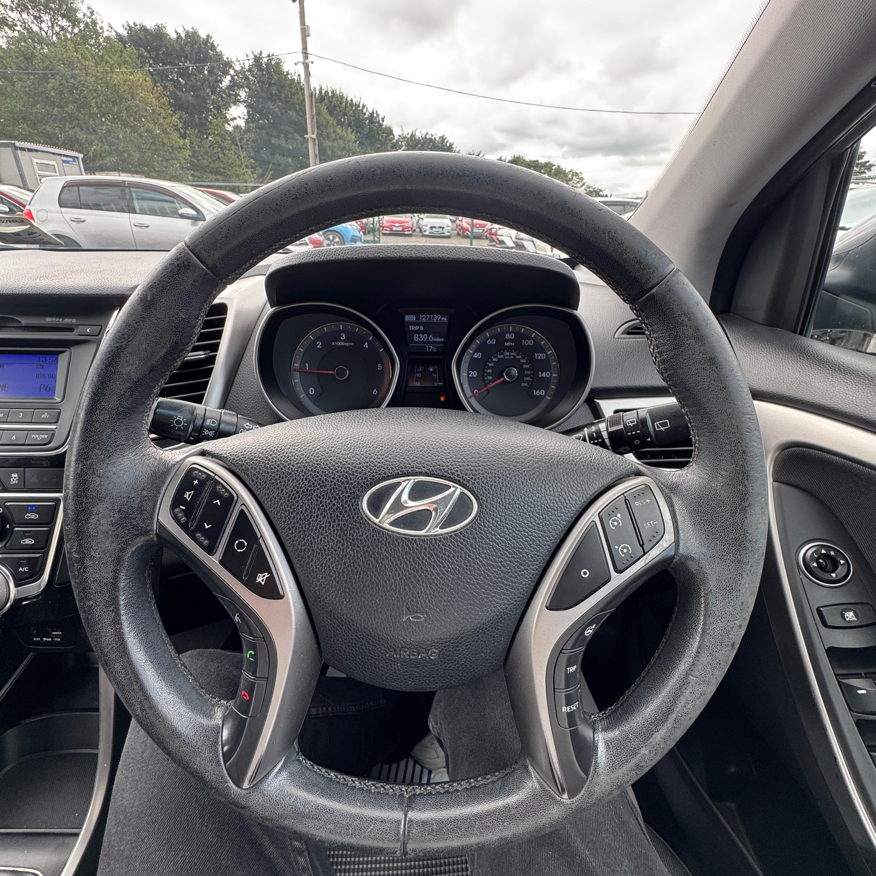 Hyundai i30 2012 Manual