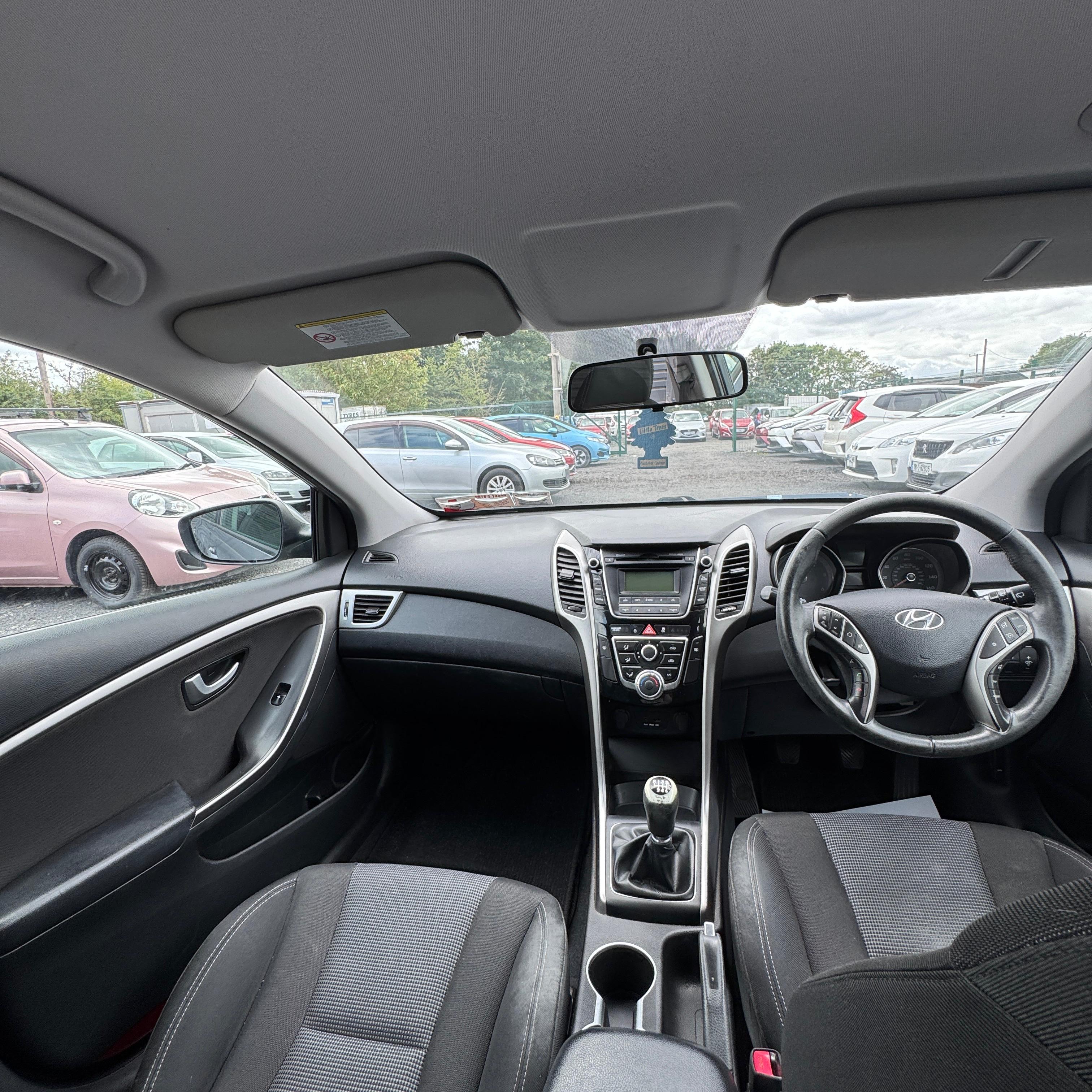 Hyundai i30 2012 Manual