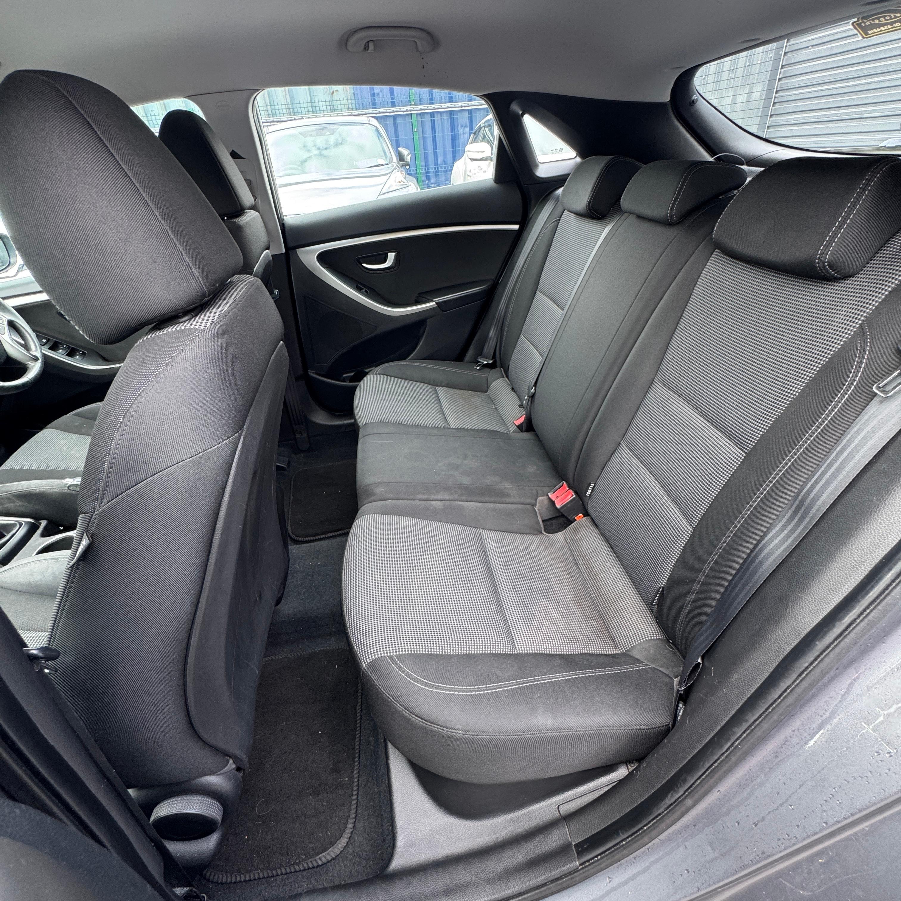 Hyundai i30 2012 Manual