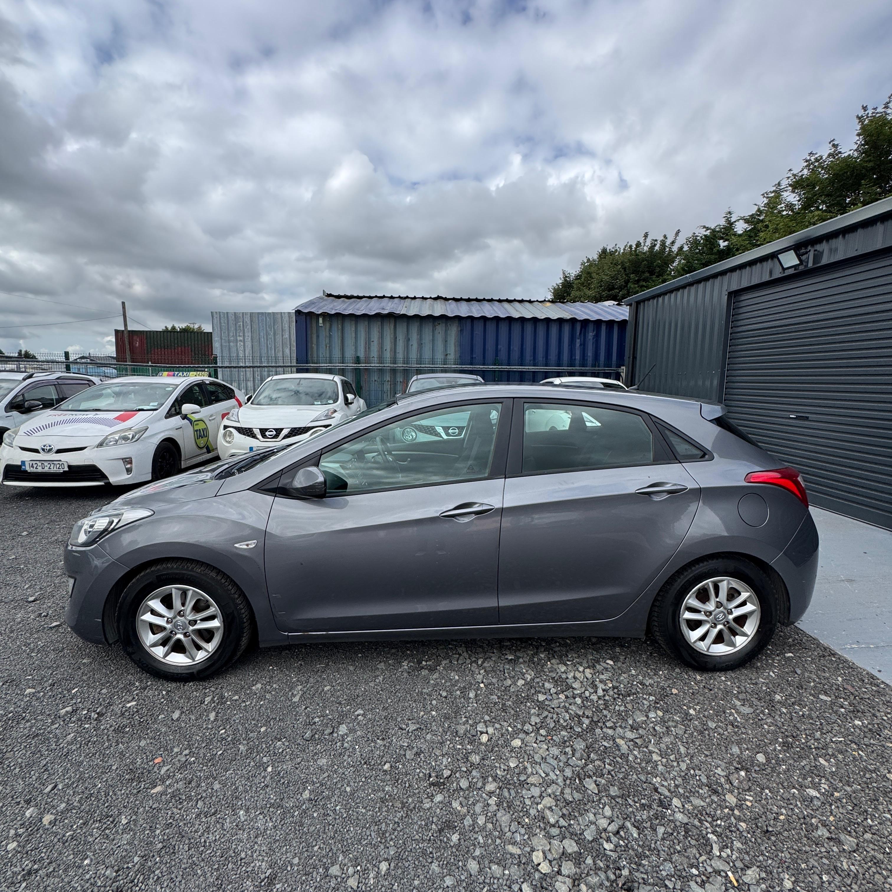 Hyundai i30 2012 Manual