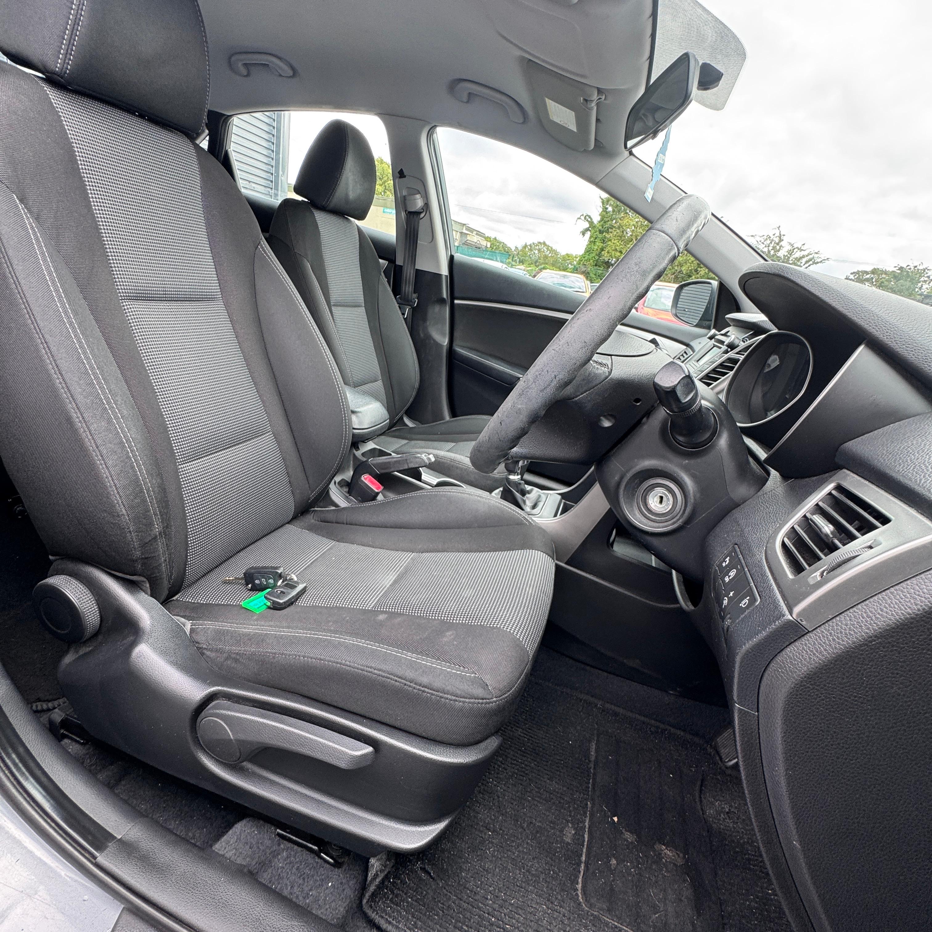 Hyundai i30 2012 Manual