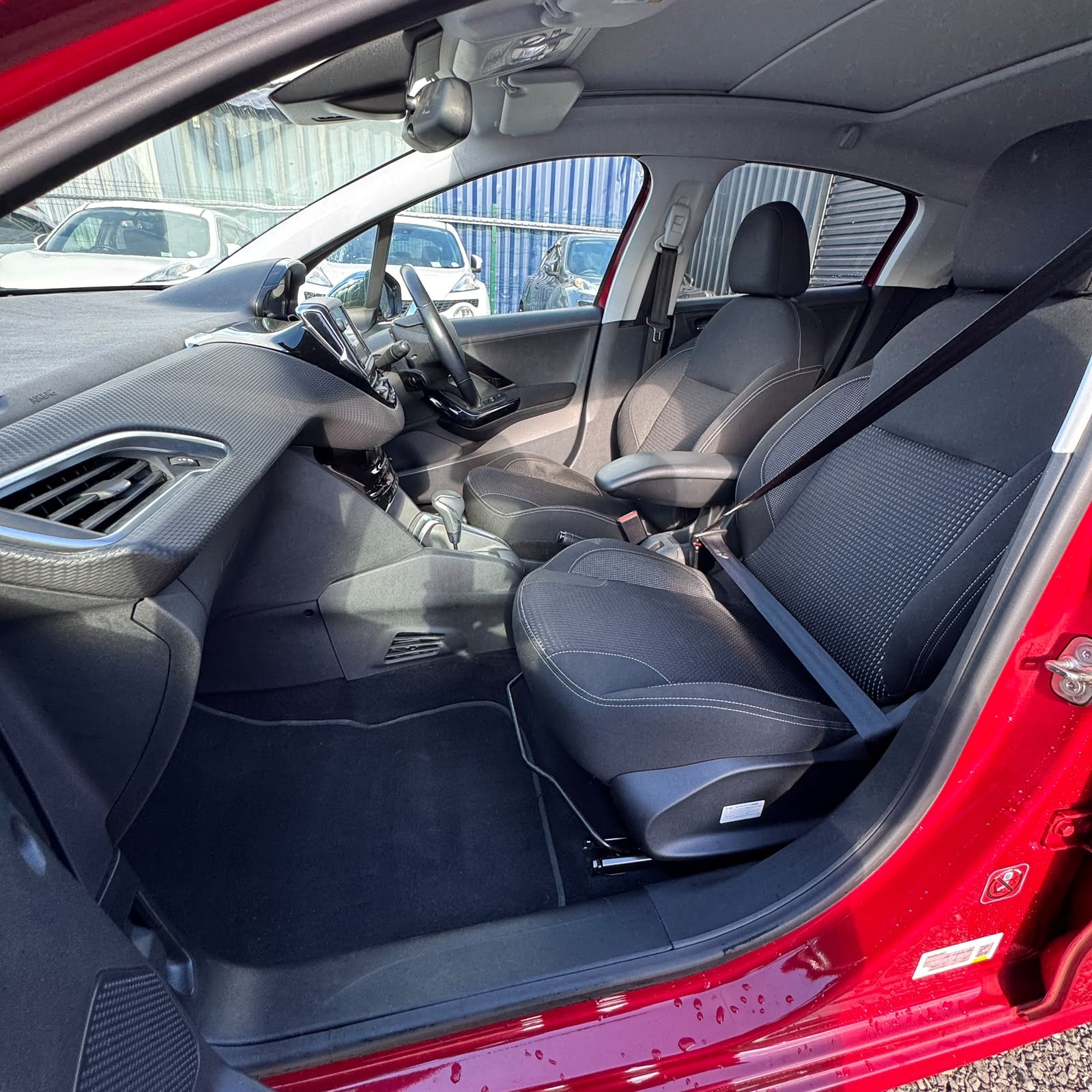 Peugeot 208 Automatic 2017 Panoramic Sunroof