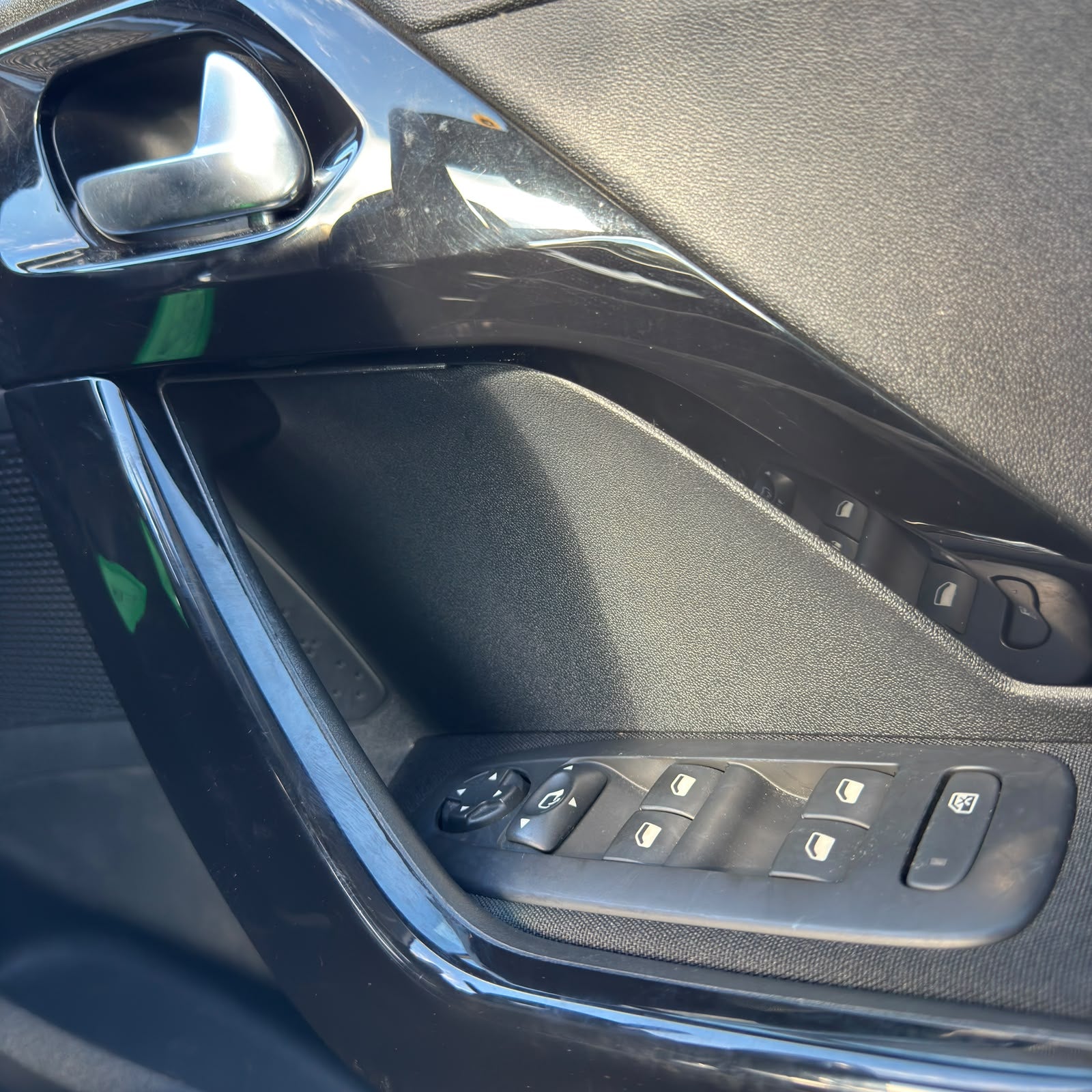Peugeot 208 Automatic 2017 Panoramic Sunroof