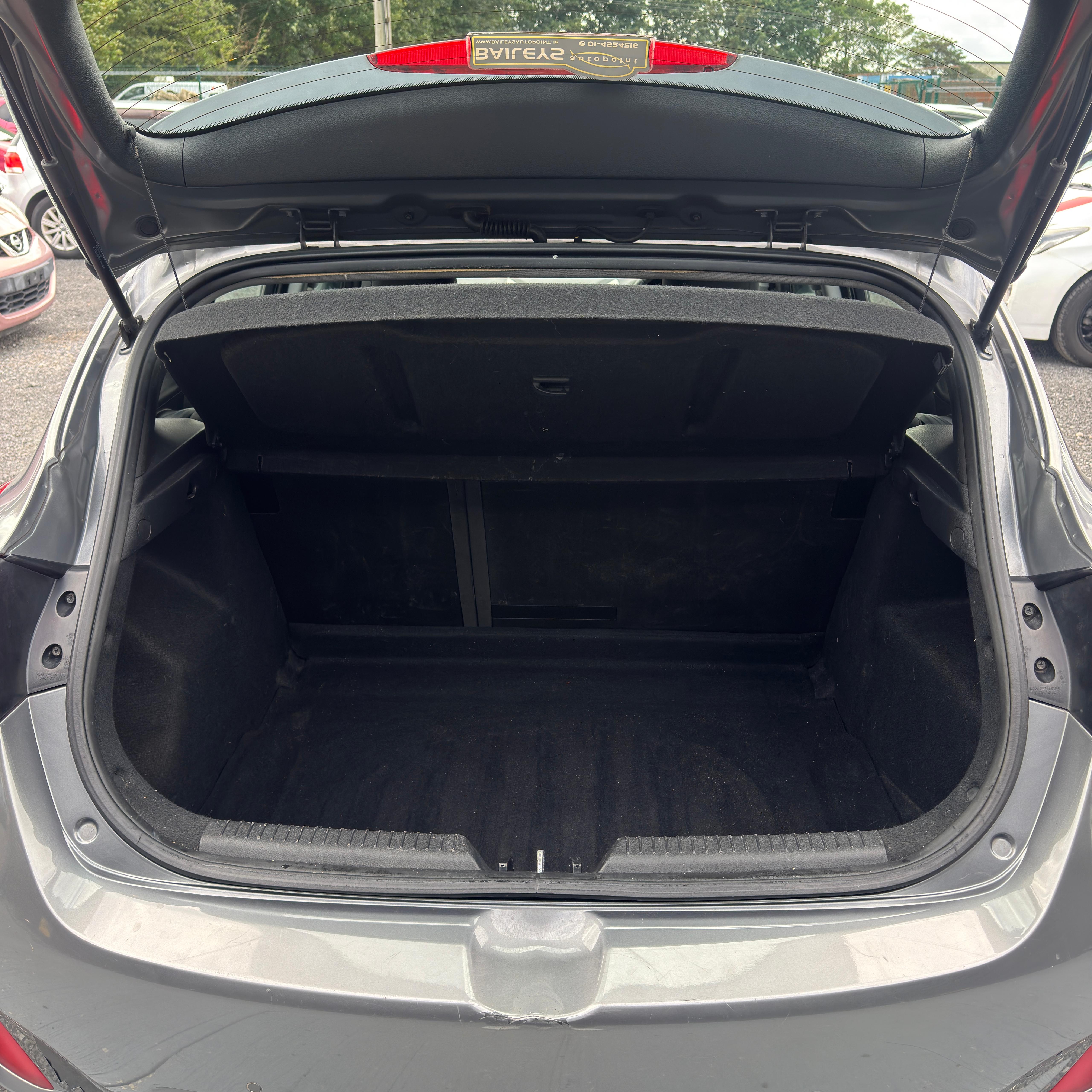 Hyundai i30 2012 Manual